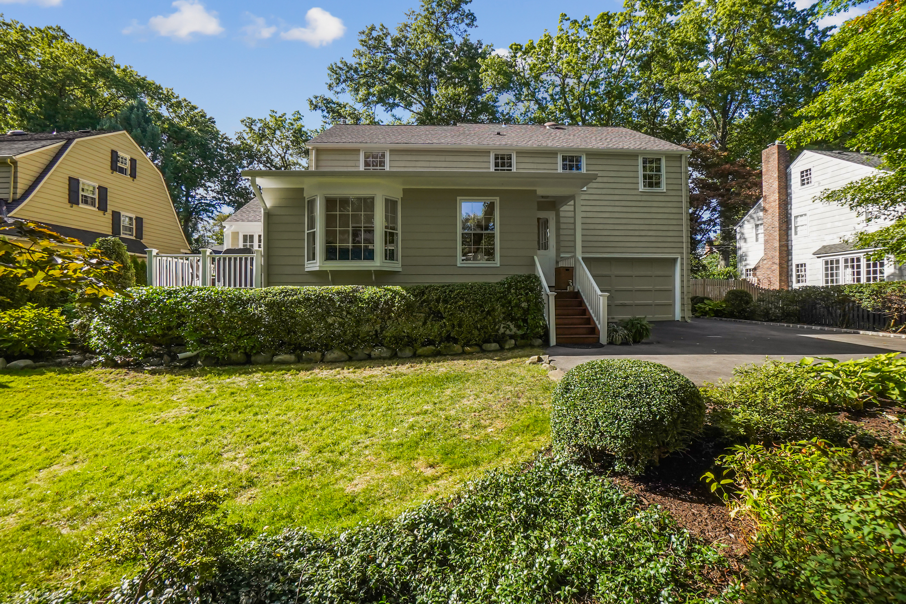 15 Glen Oaks Avenue