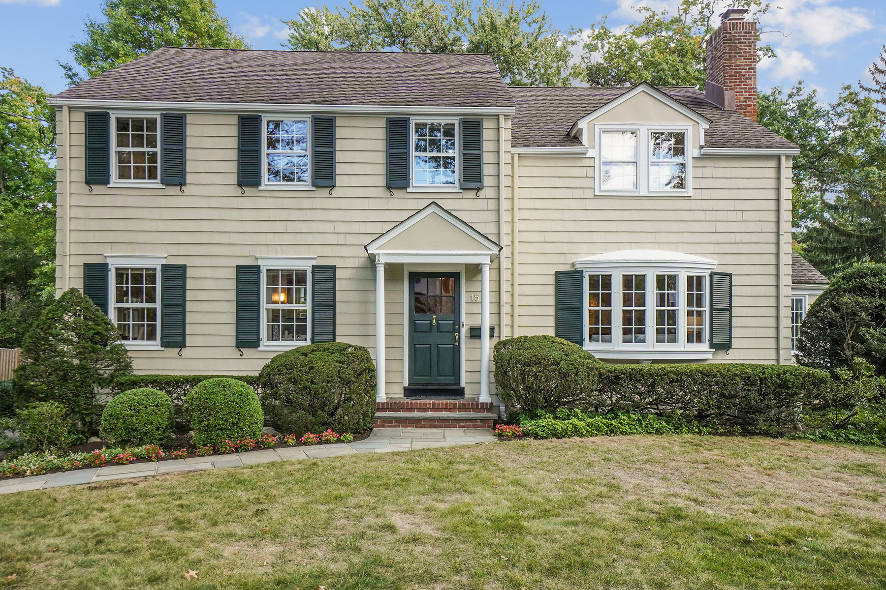 15 Glen Oaks Avenue