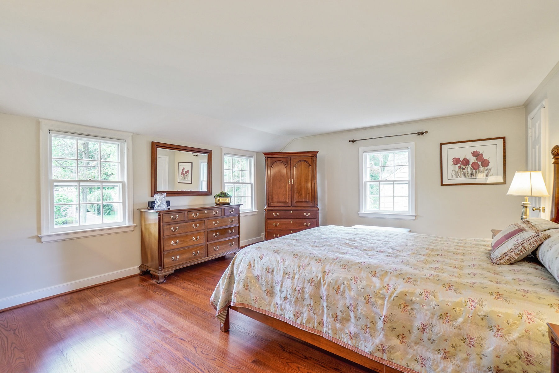 15 Glen Oaks Avenue