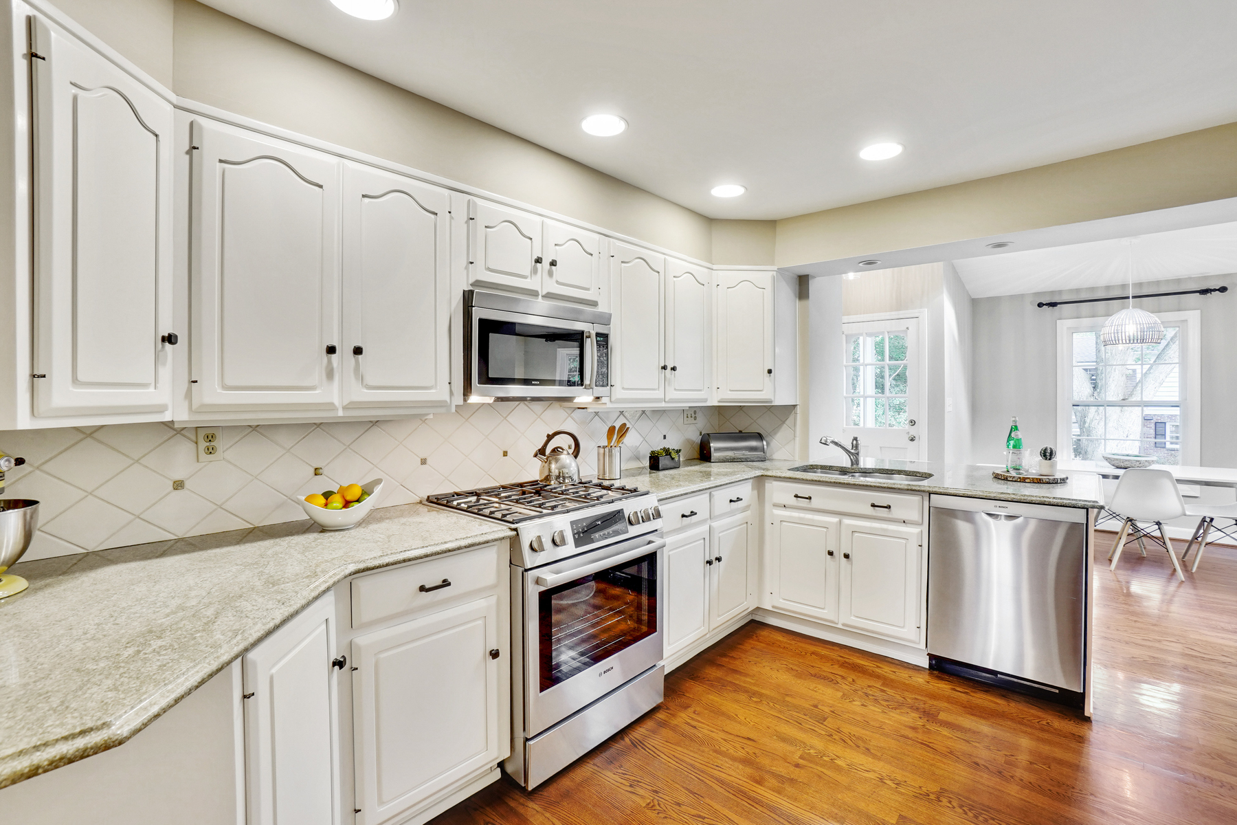 15 Glen Oaks Avenue