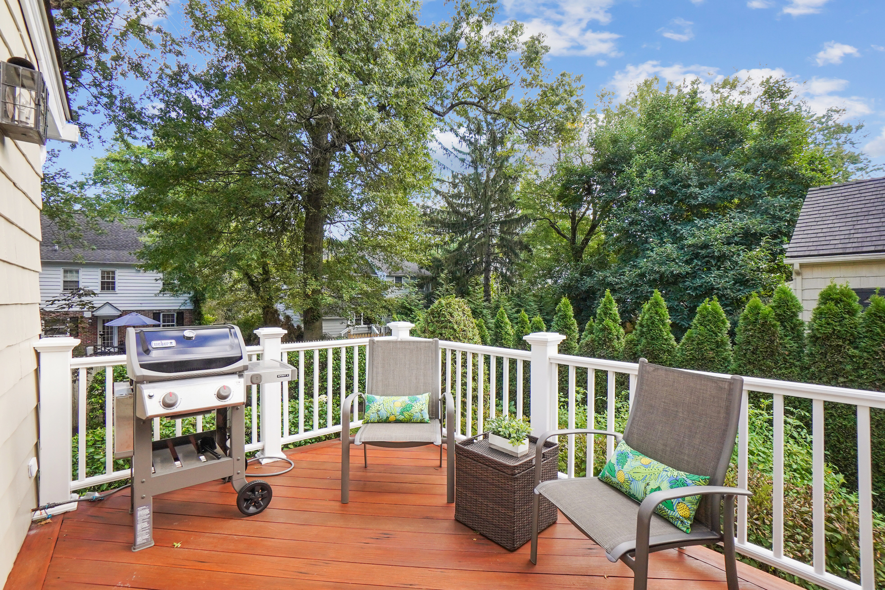 15 Glen Oaks Avenue