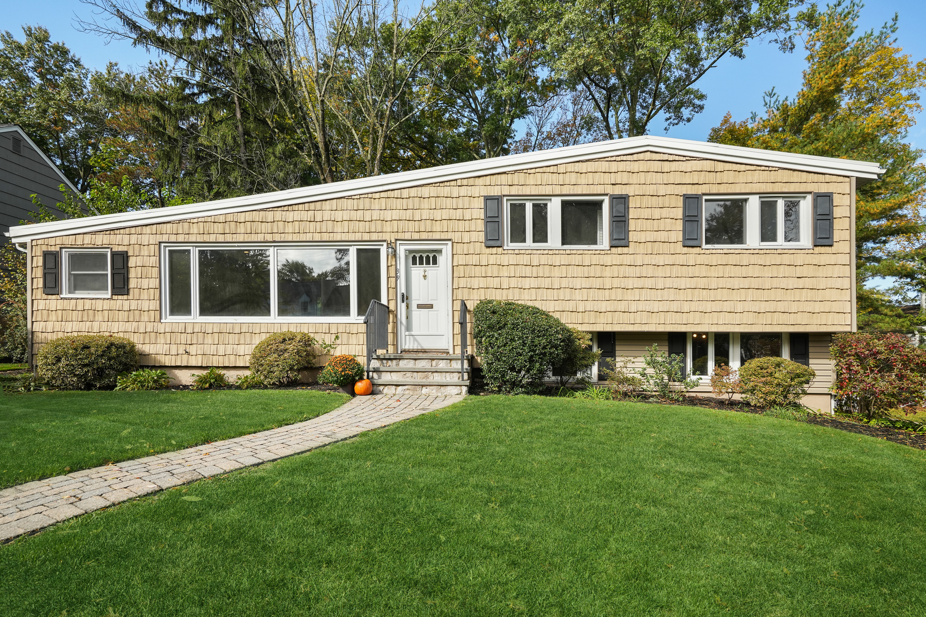 39 Canoe Brook Parkway