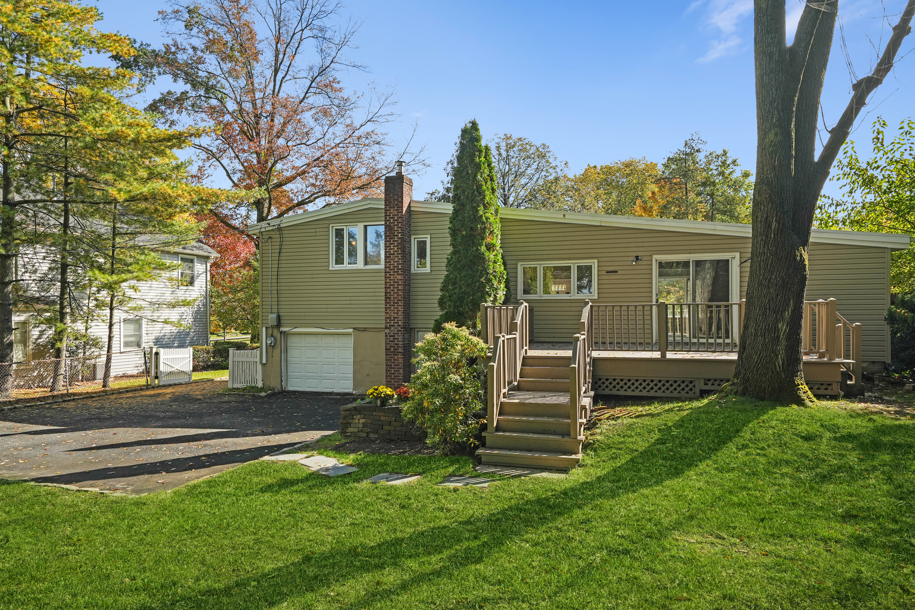 39 Canoe Brook Parkway