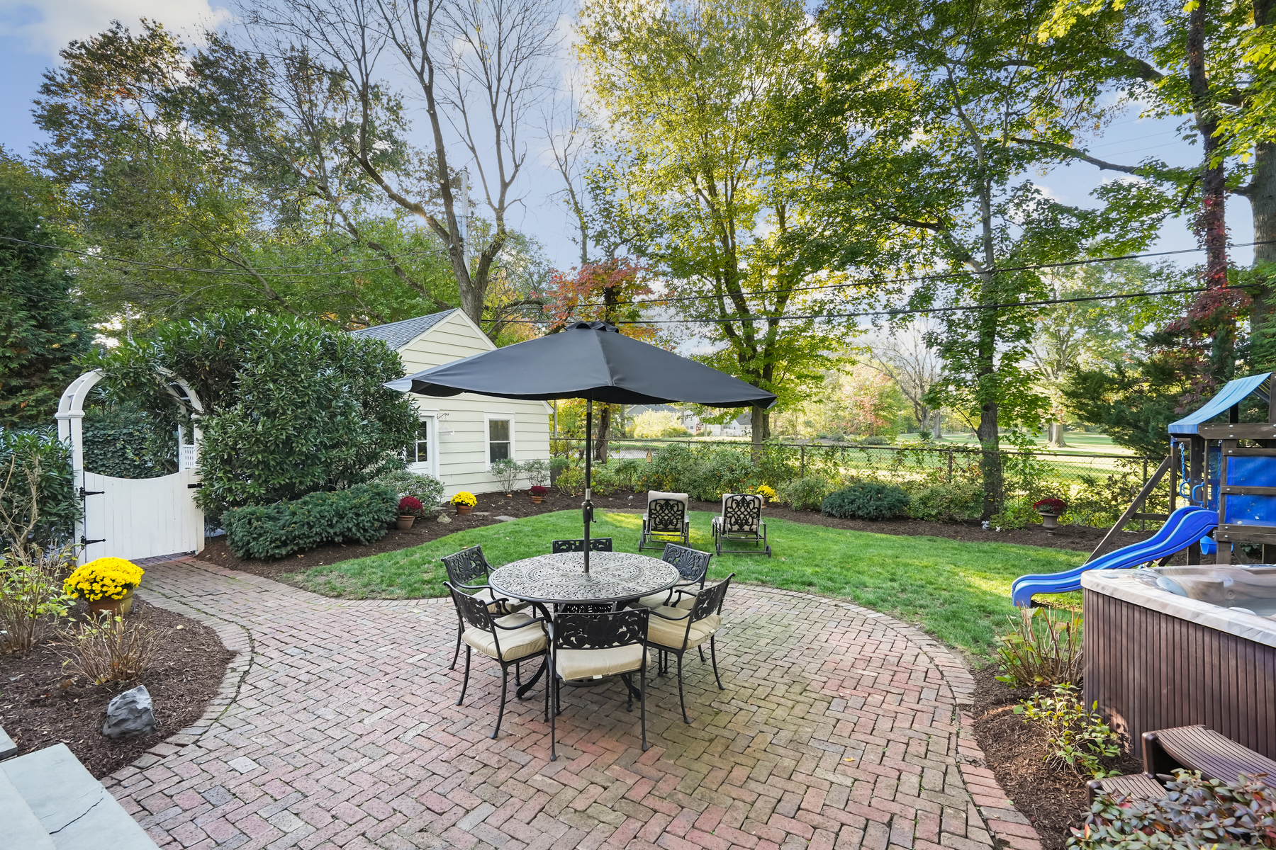 43 Canoe Brook Parkway