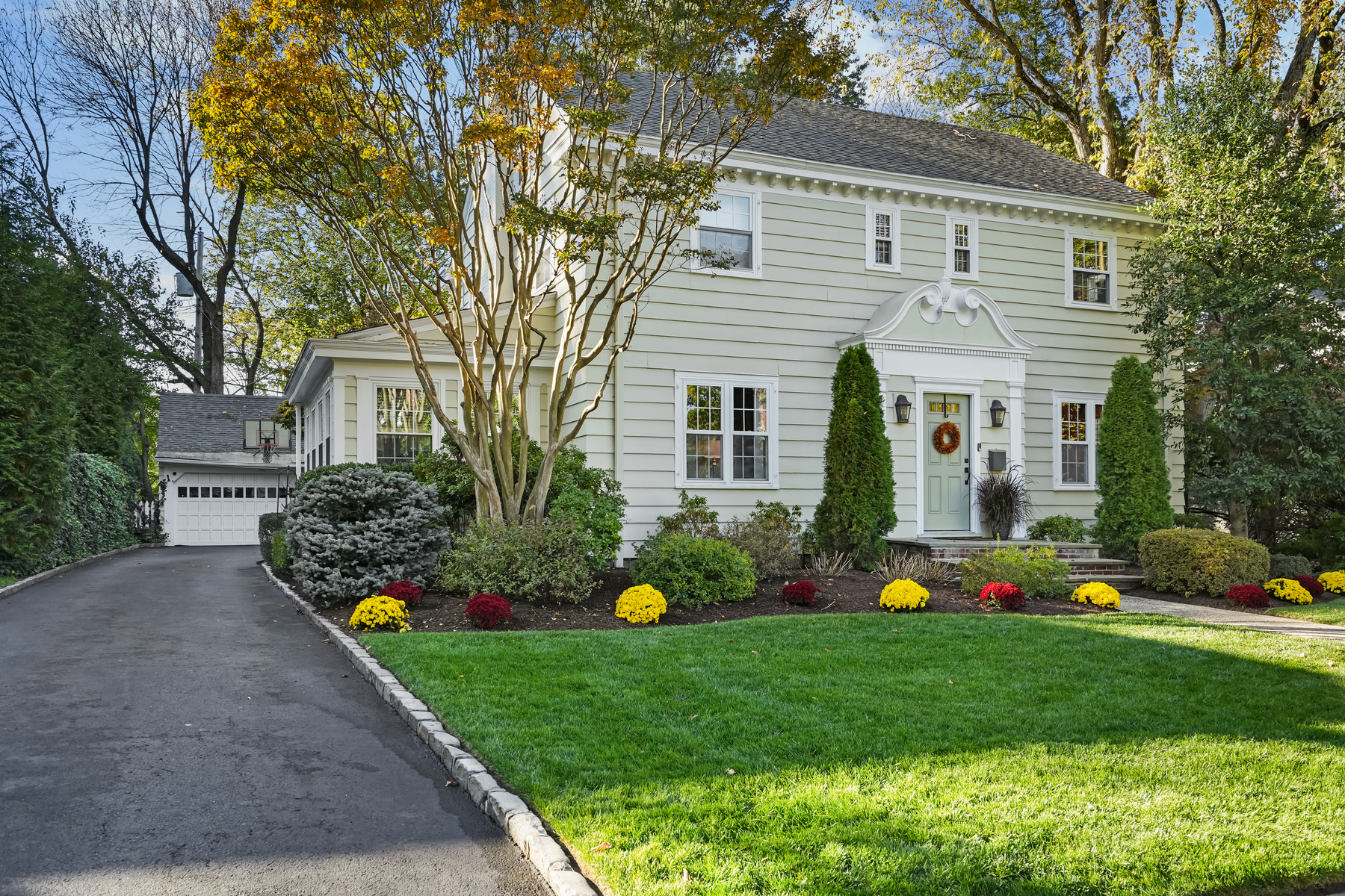 43 Canoe Brook Parkway