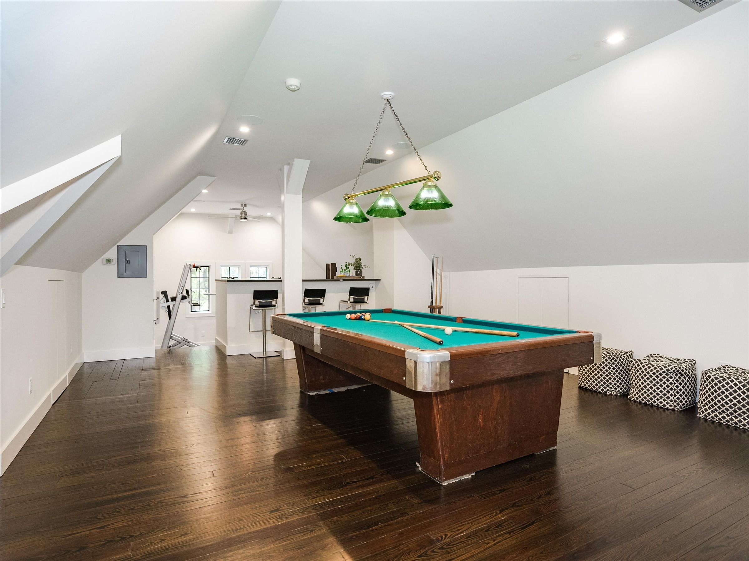 2 Lynwood Way 