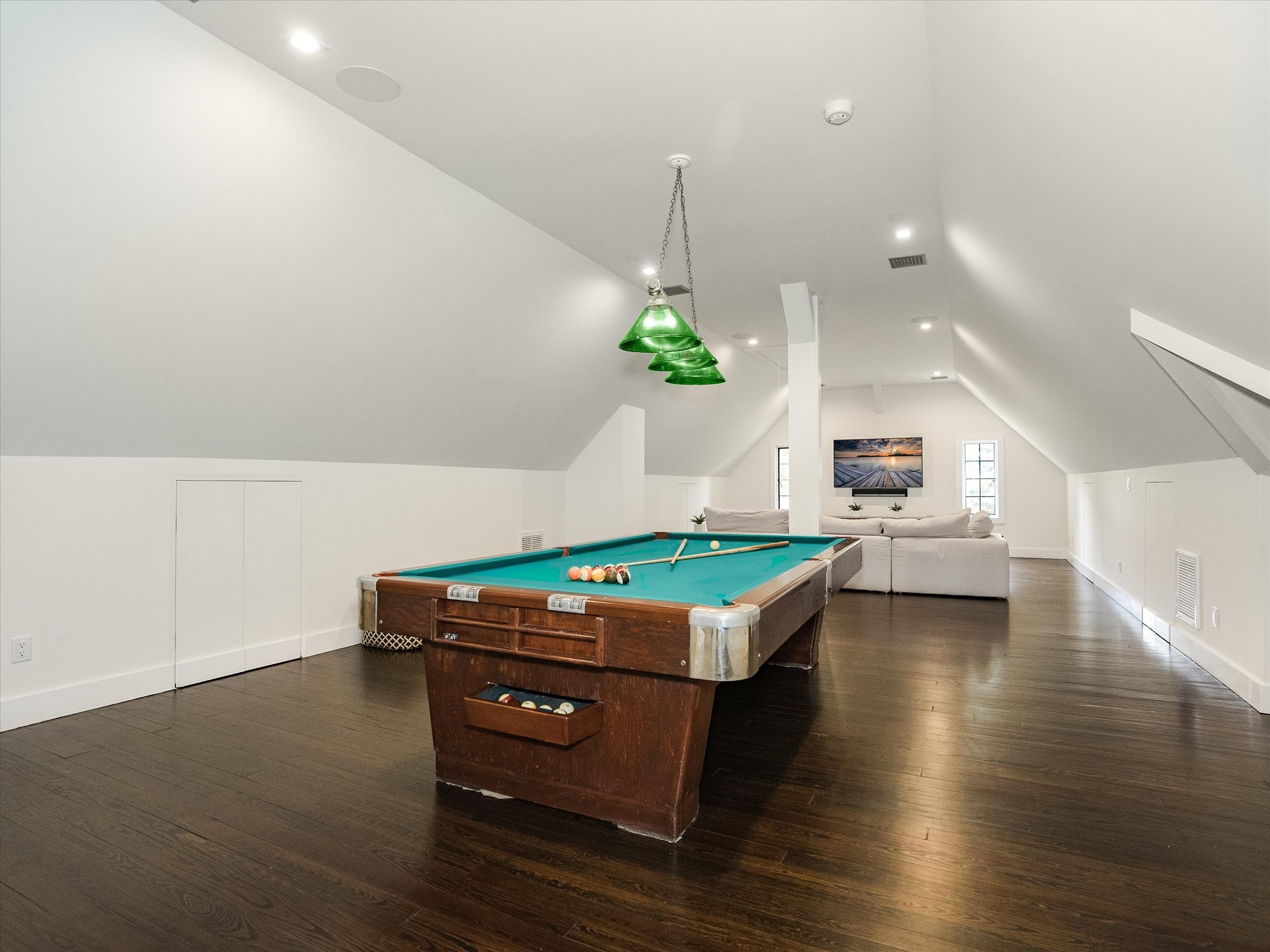 2 Lynwood Way 