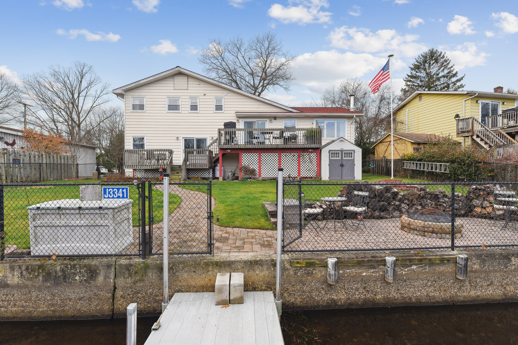 33 Valencia Isle Drive