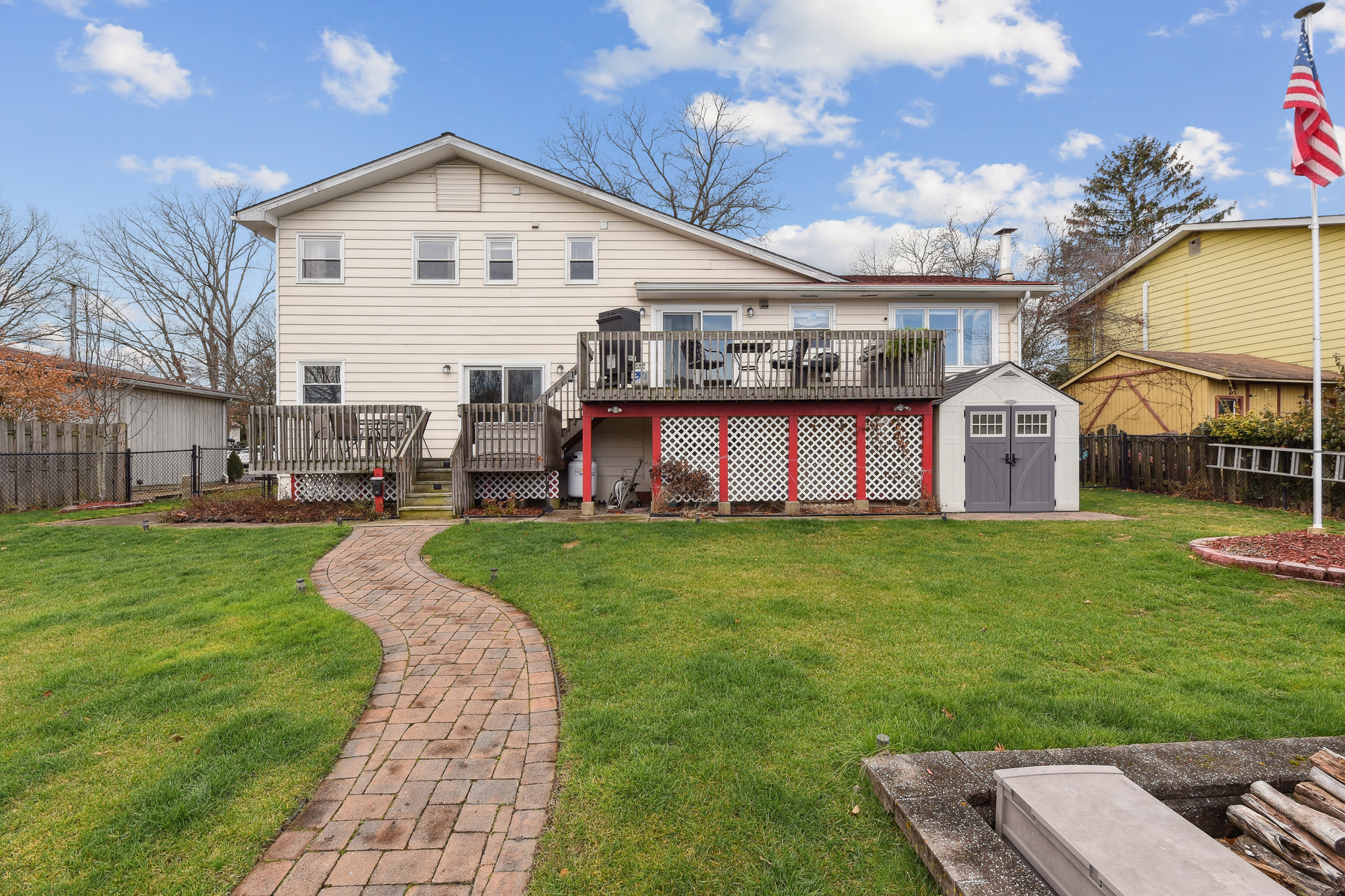 33 Valencia Isle Drive