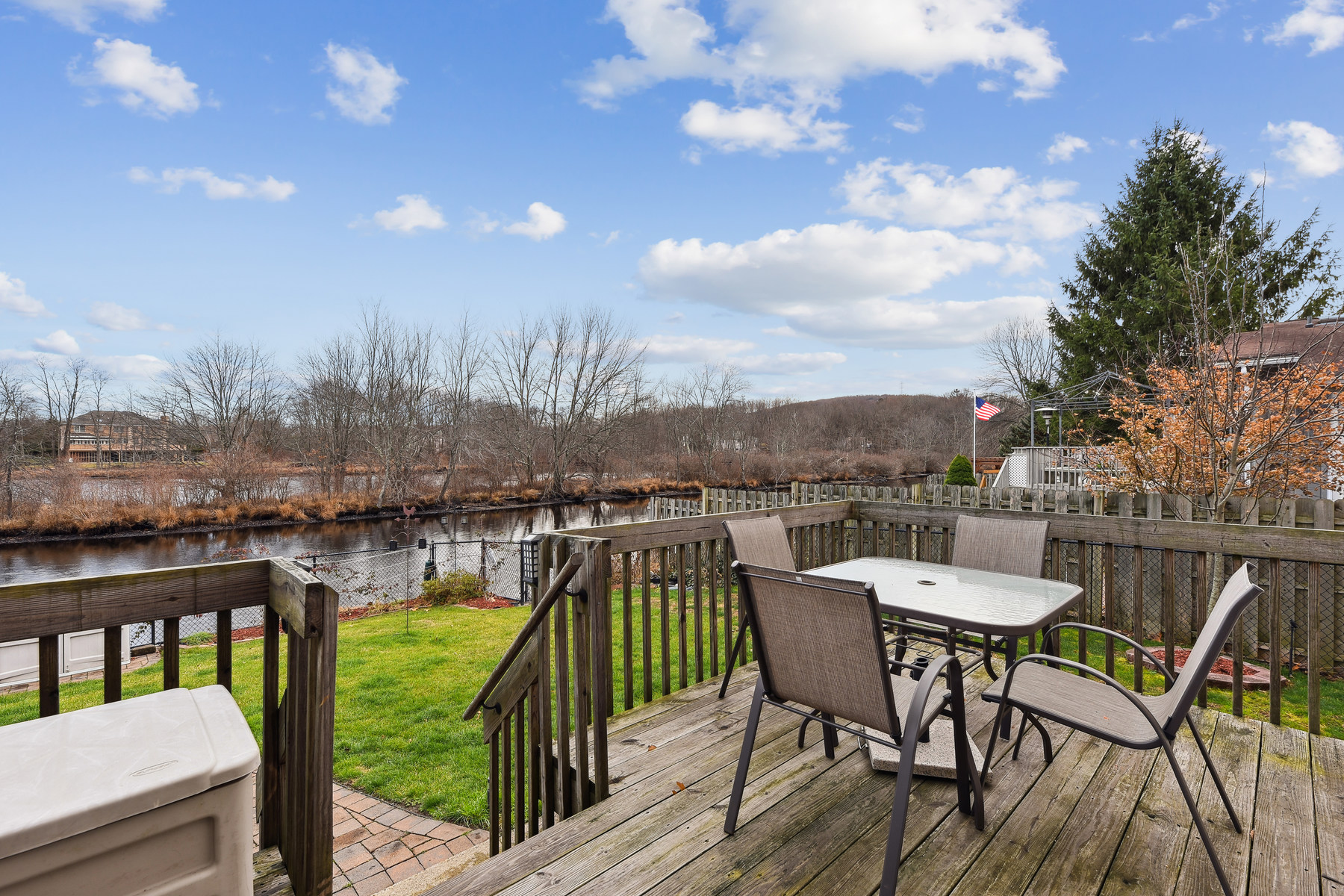 33 Valencia Isle Drive