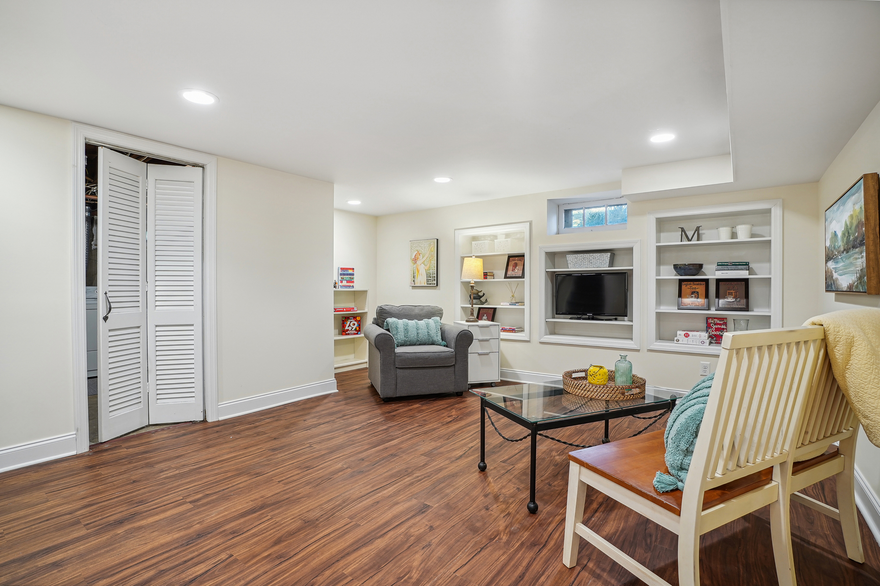 2087 Lyde Place 