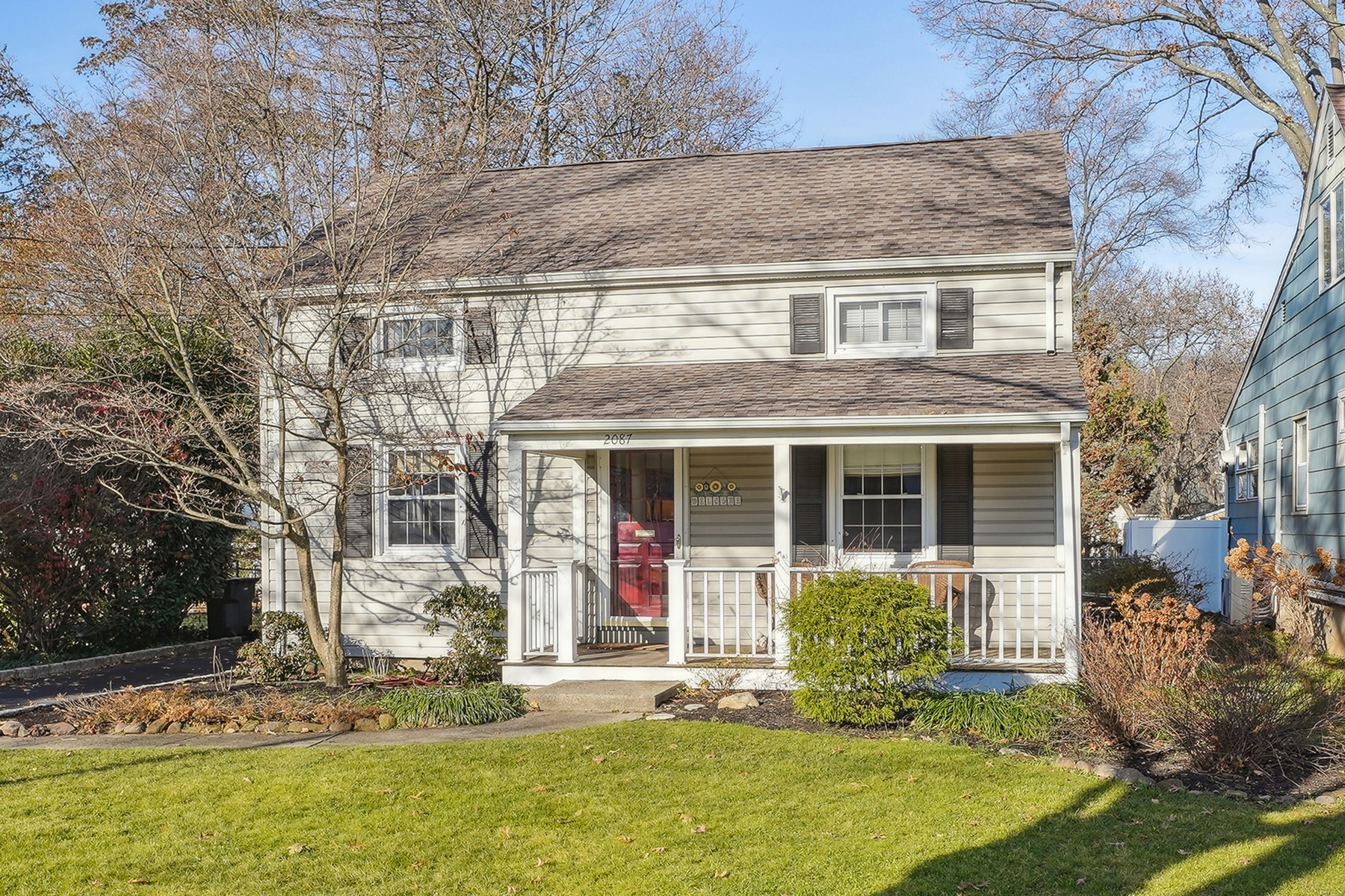 2087 Lyde Place 