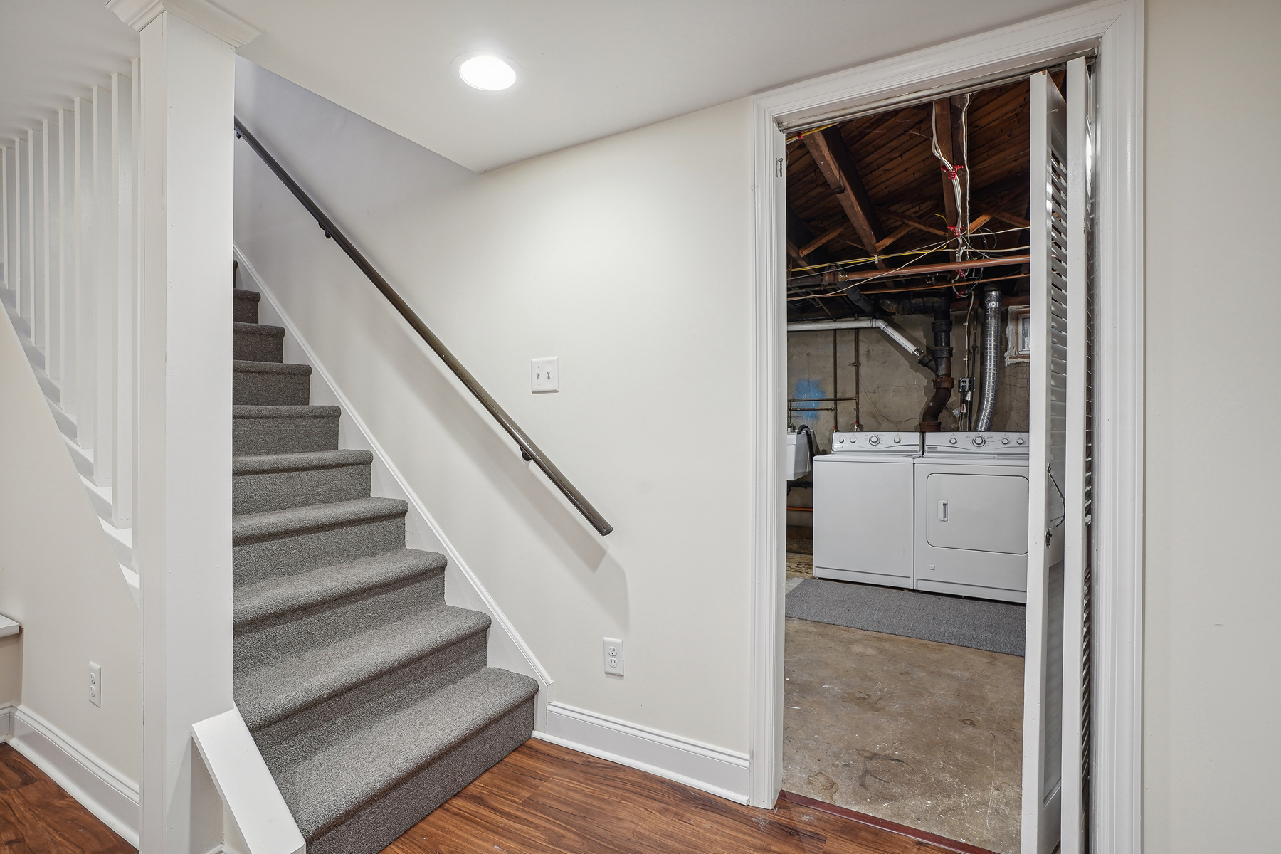 2087 Lyde Place 