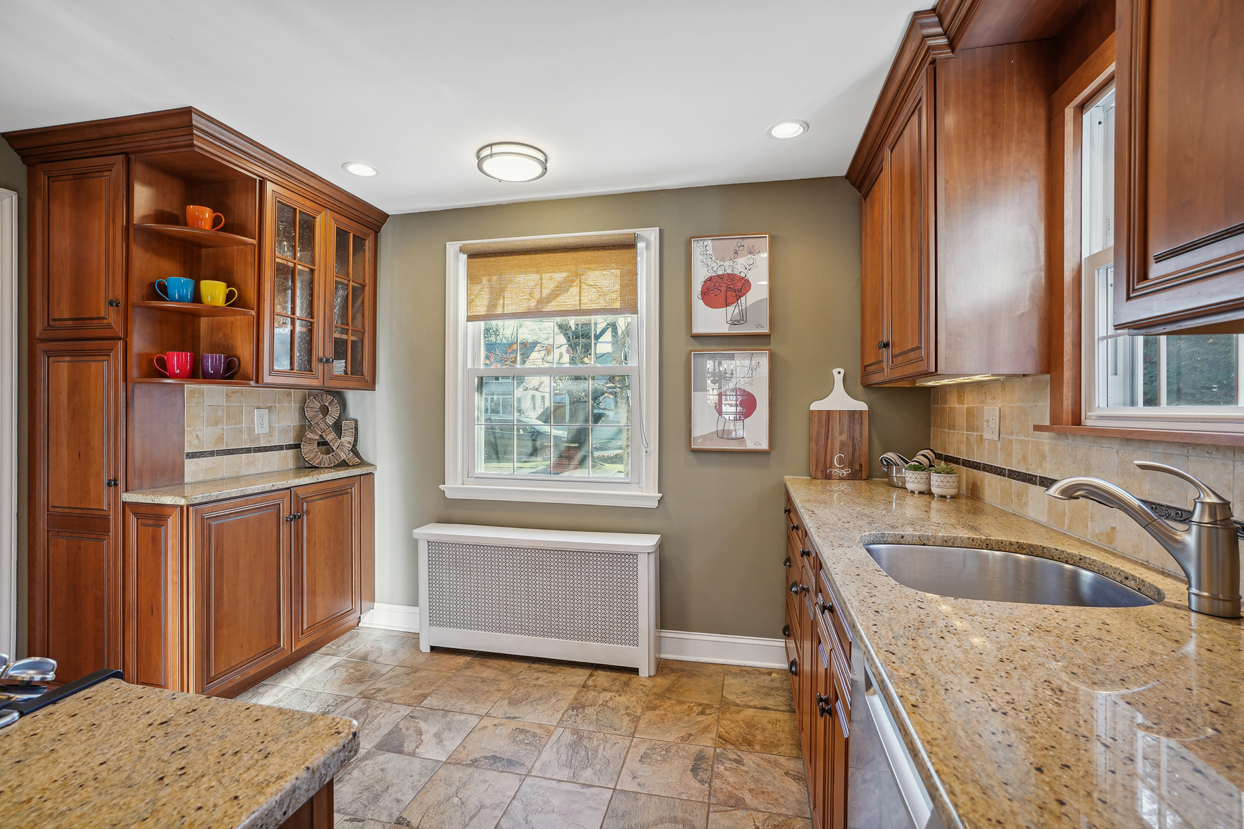 2087 Lyde Place 