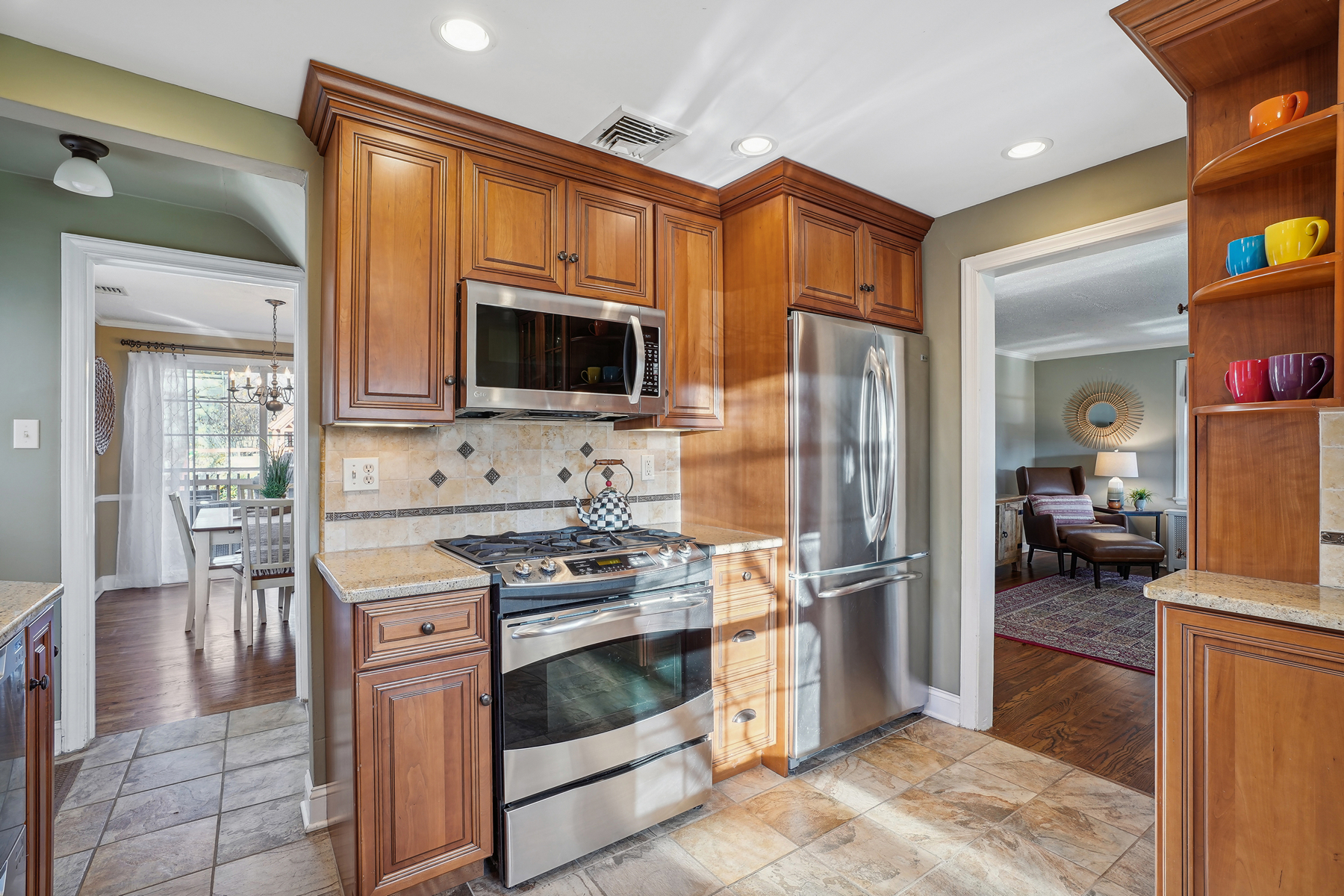 2087 Lyde Place 