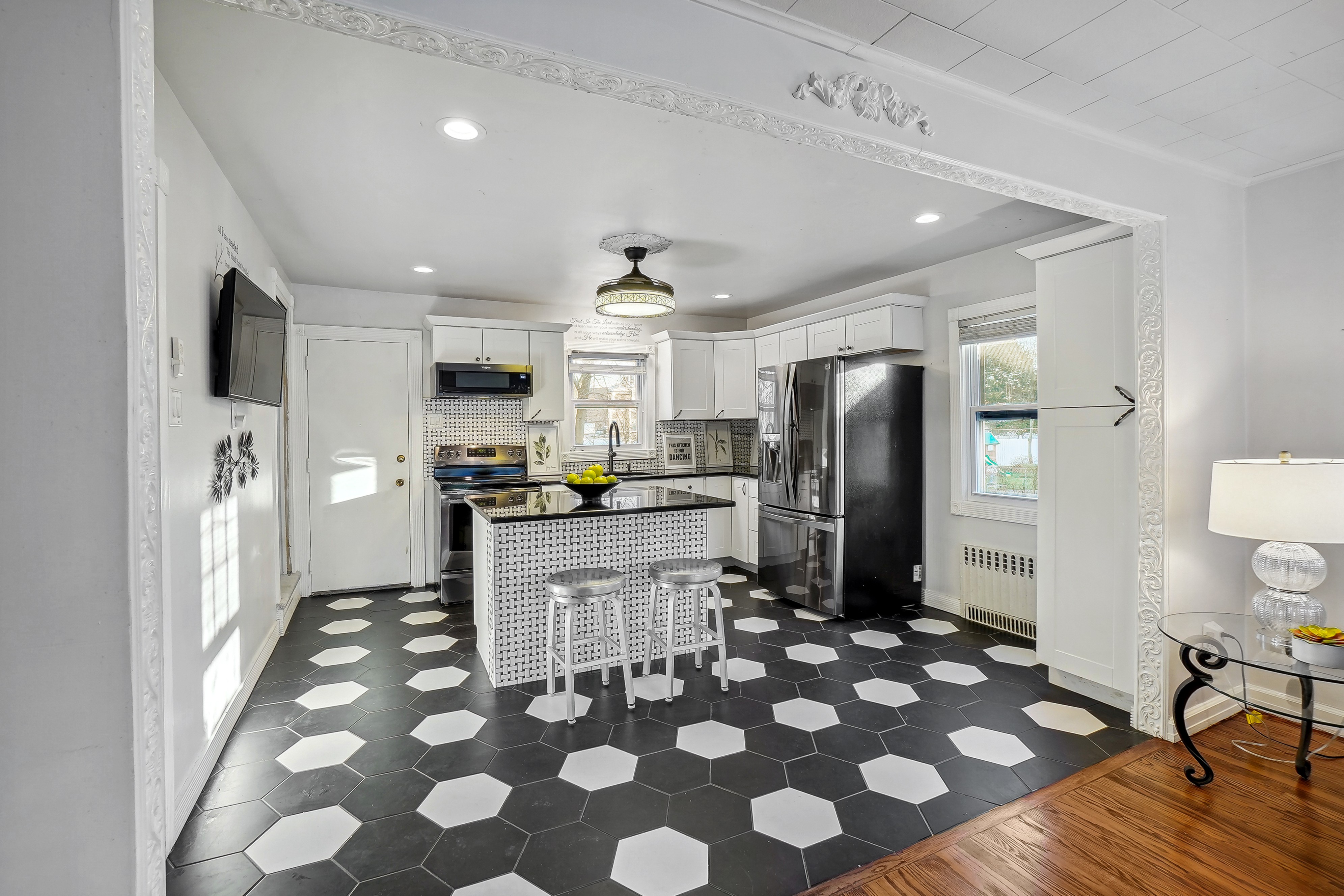 7 Pleasant Avenue