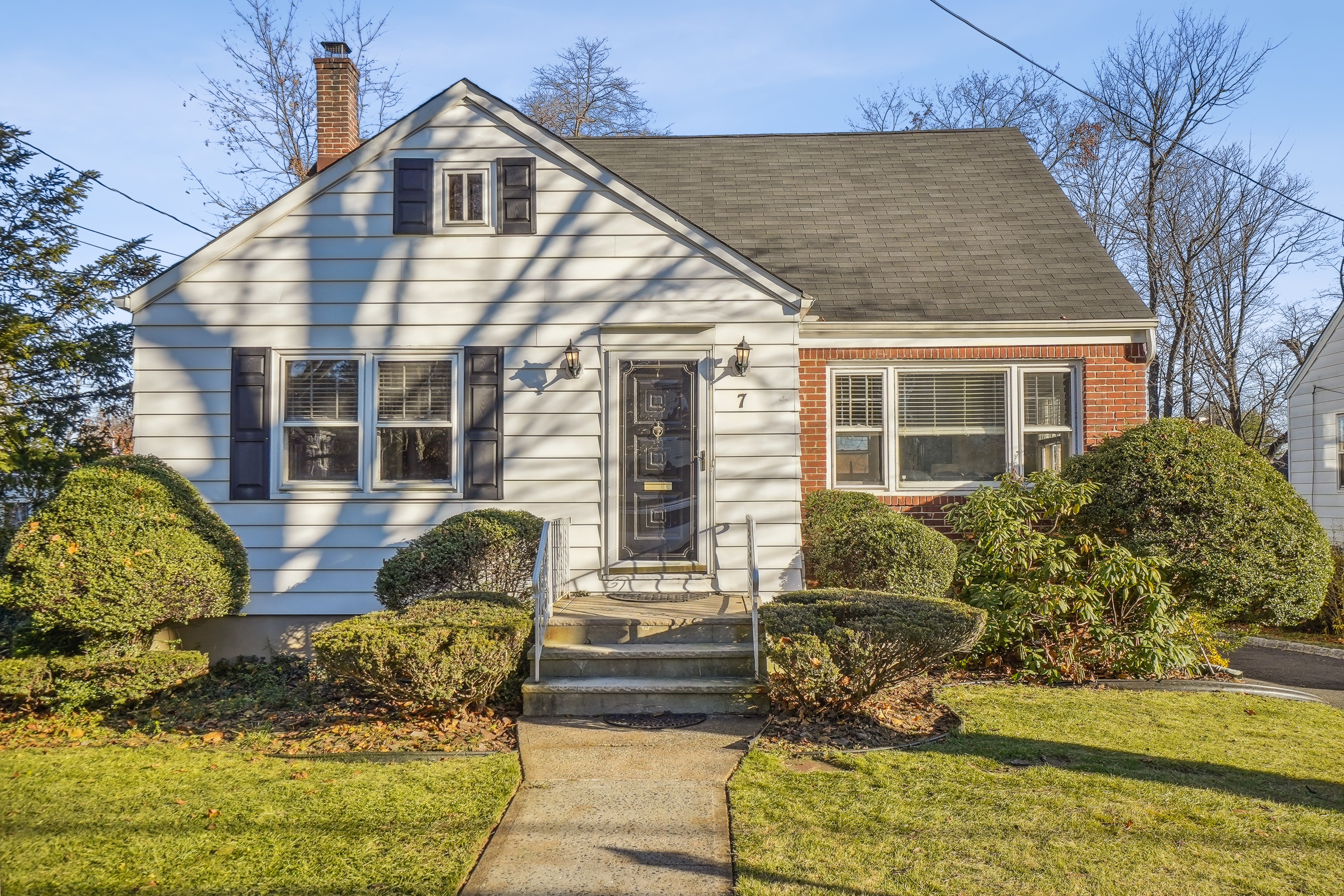 7 Pleasant Avenue