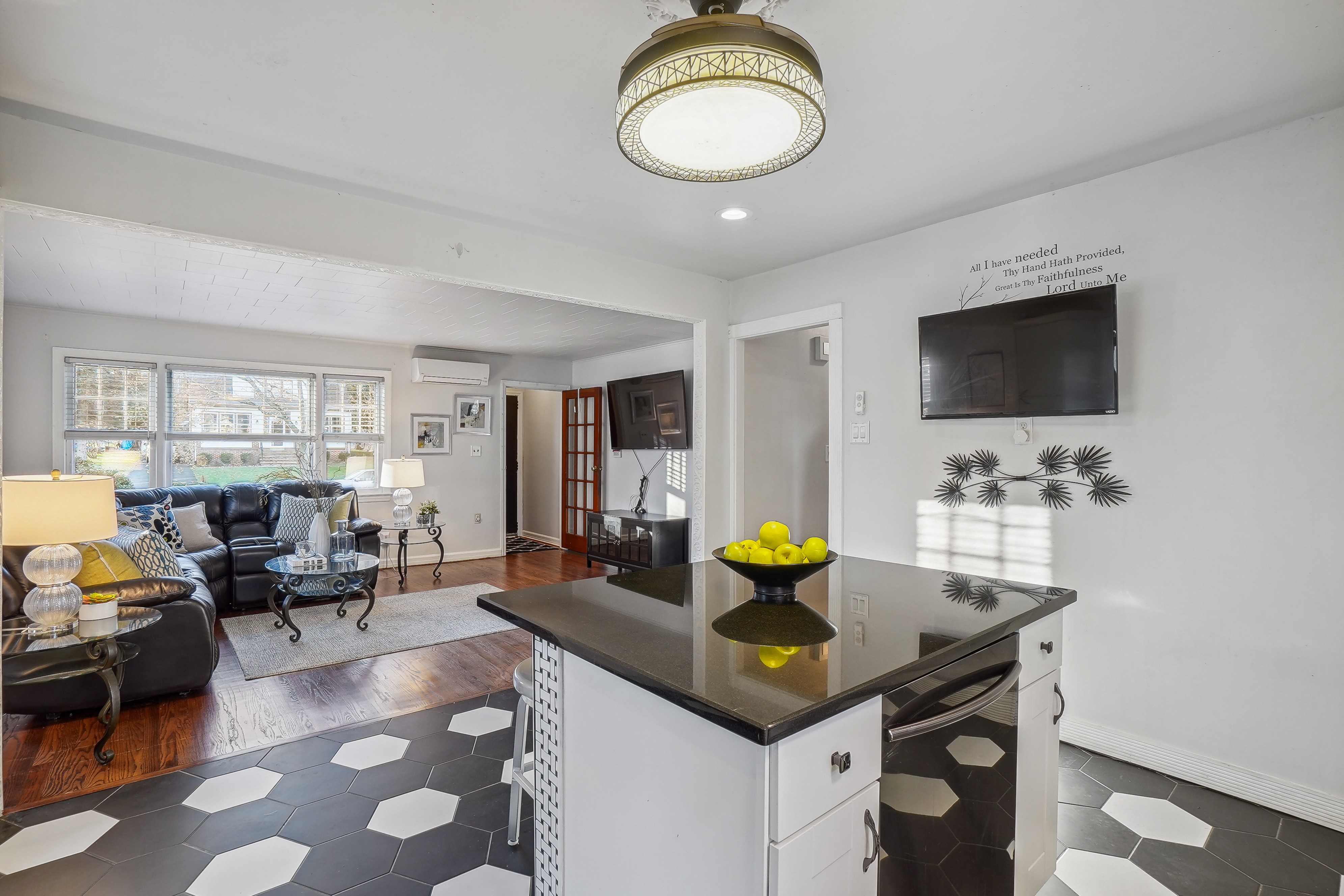 7 Pleasant Avenue