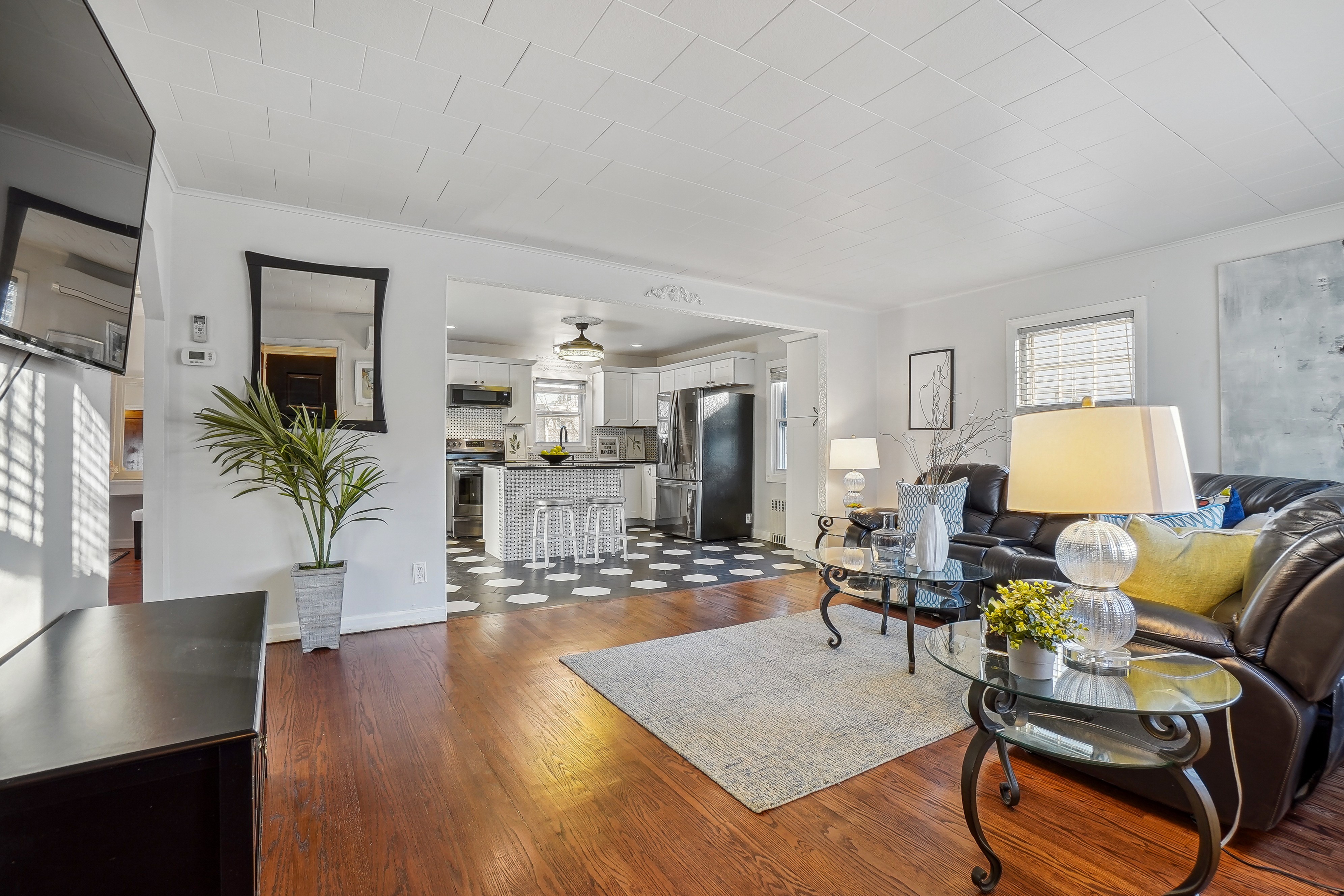 7 Pleasant Avenue