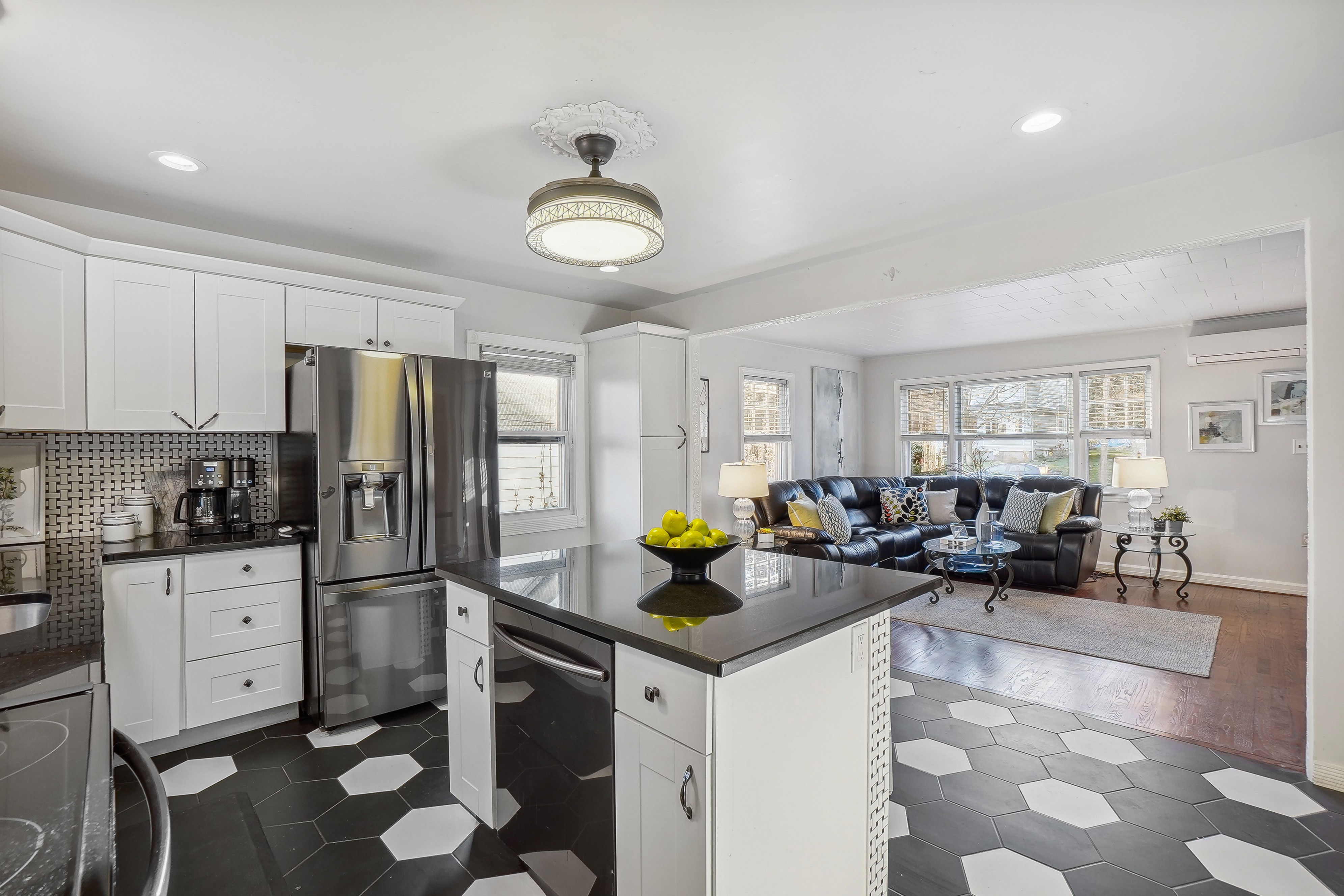 7 Pleasant Avenue