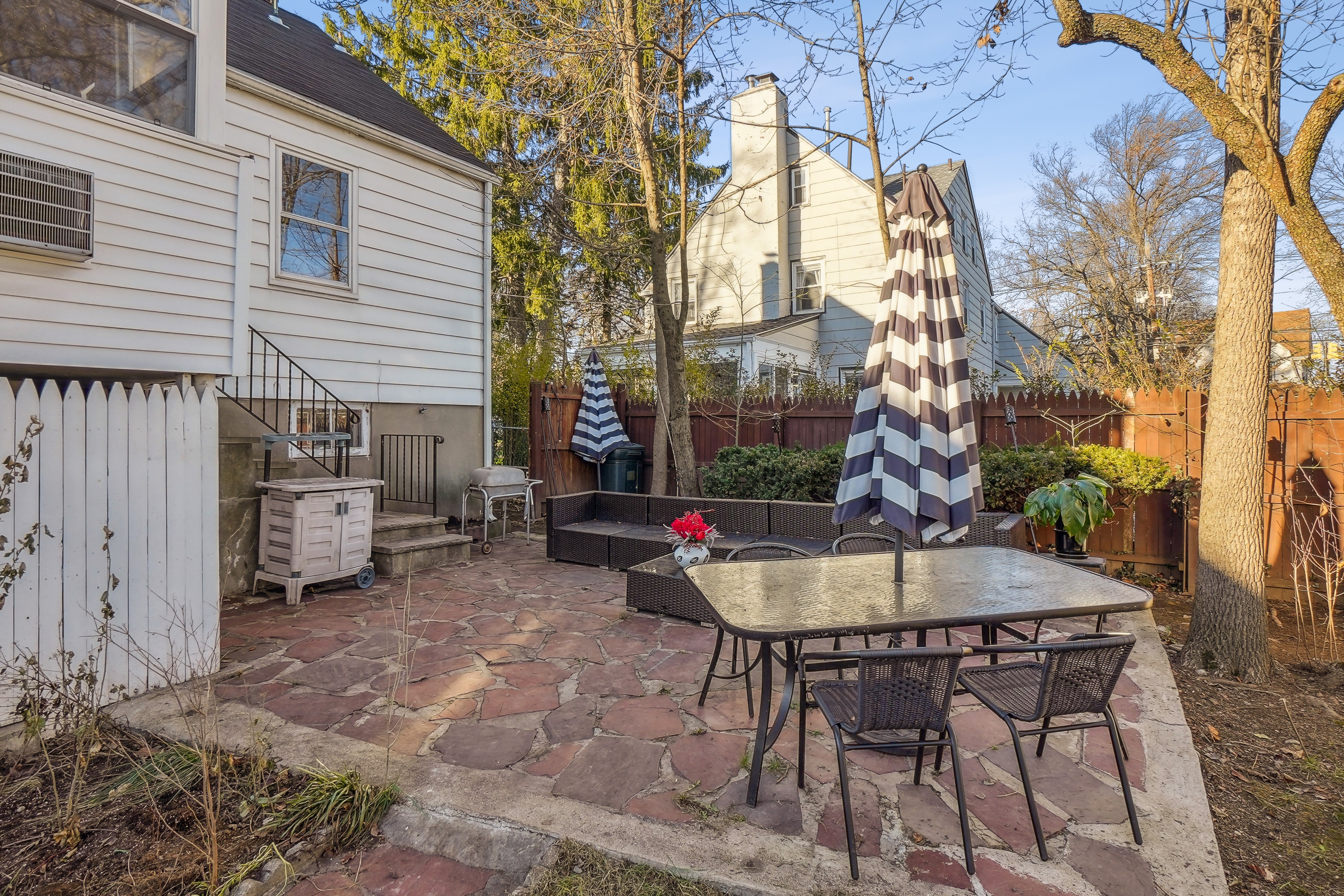 7 Pleasant Avenue