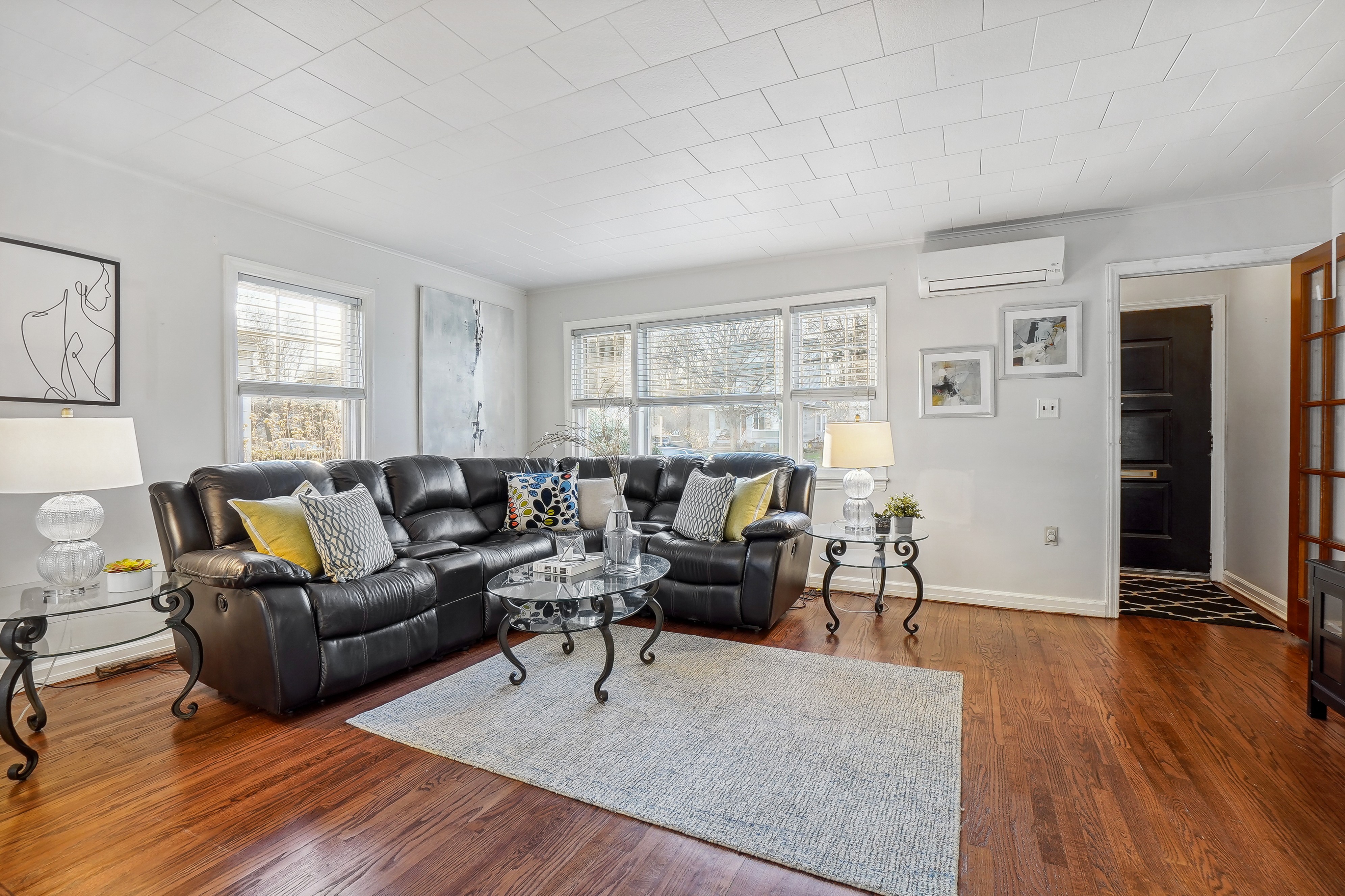 7 Pleasant Avenue