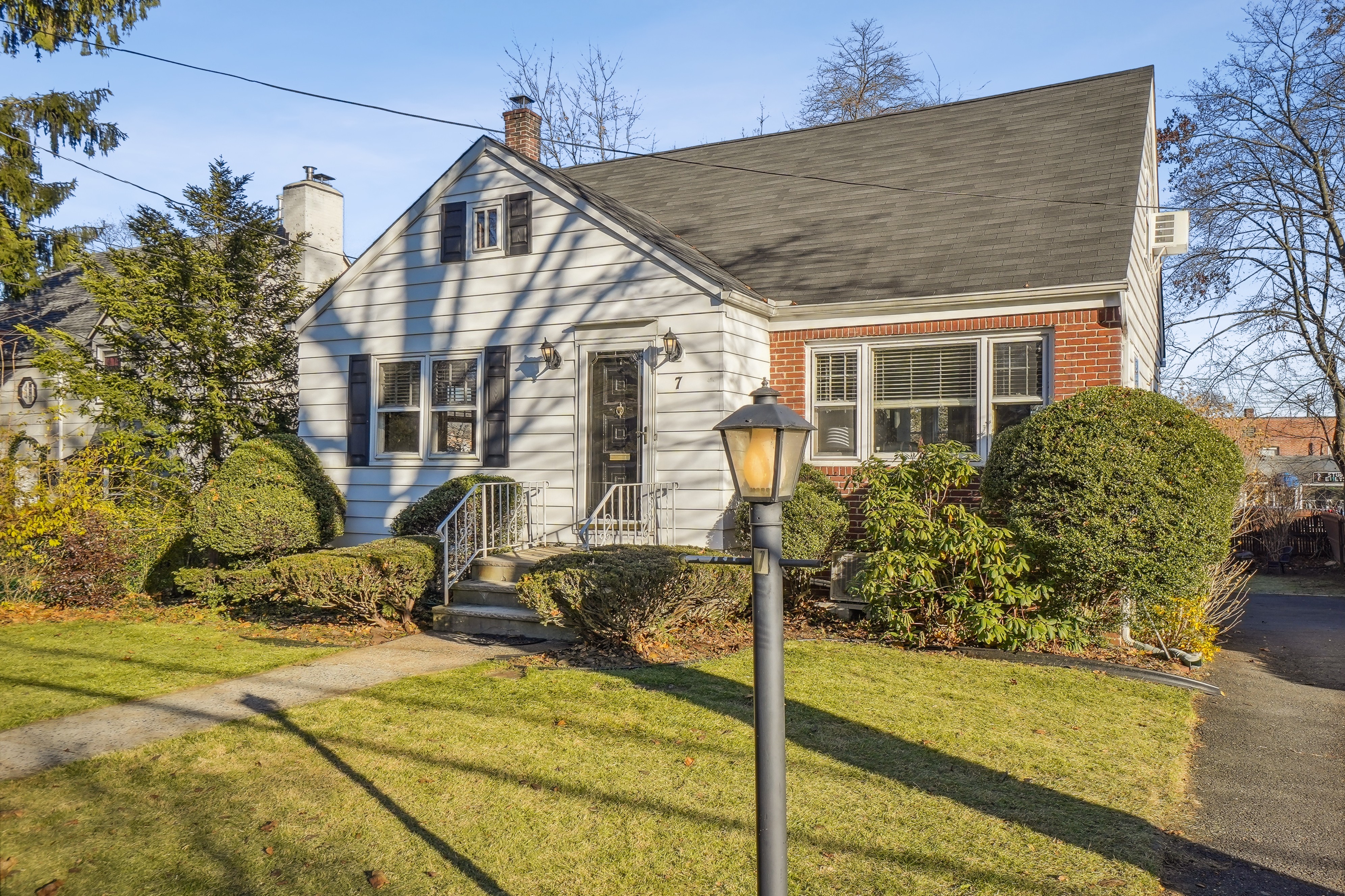 7 Pleasant Avenue