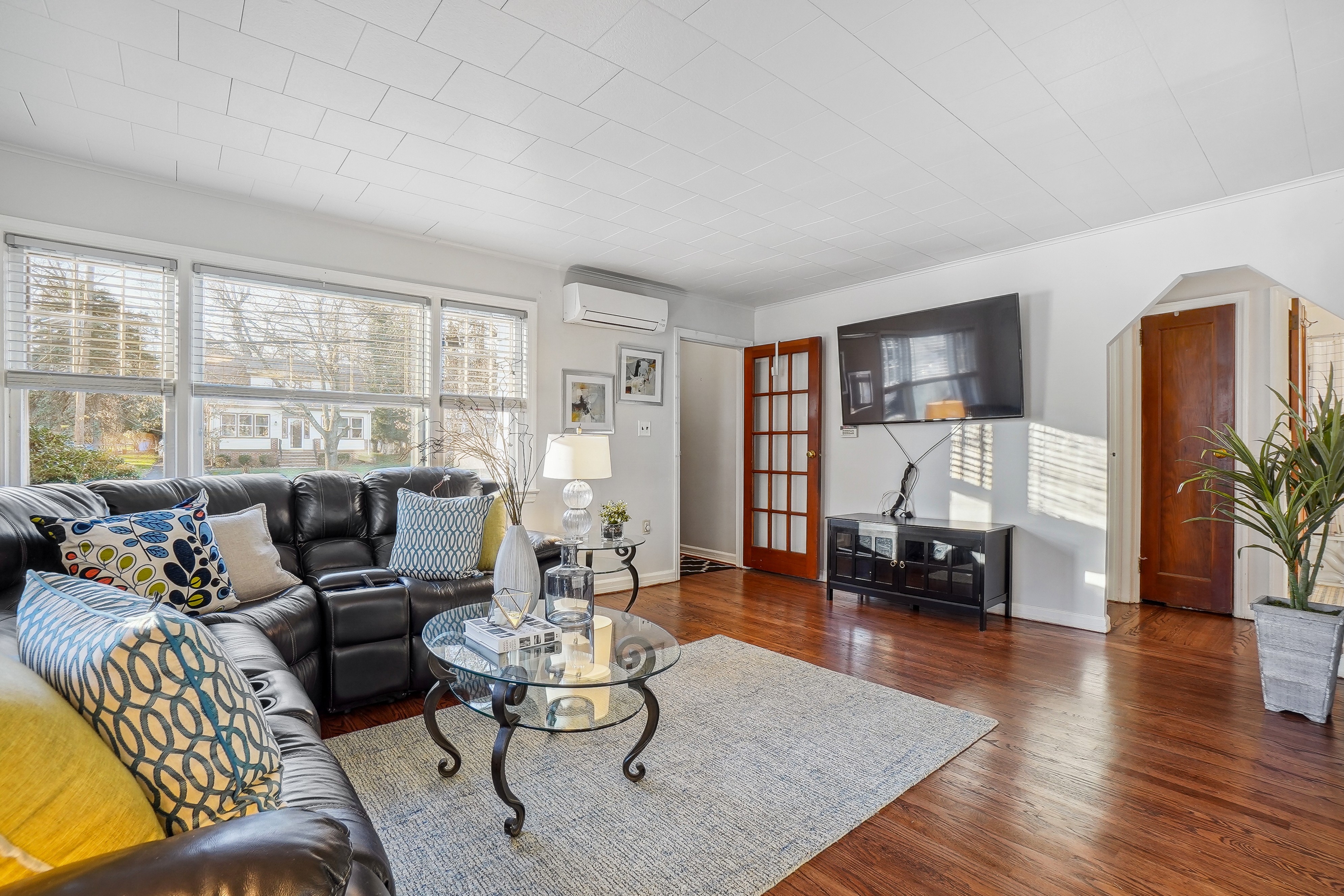 7 Pleasant Avenue