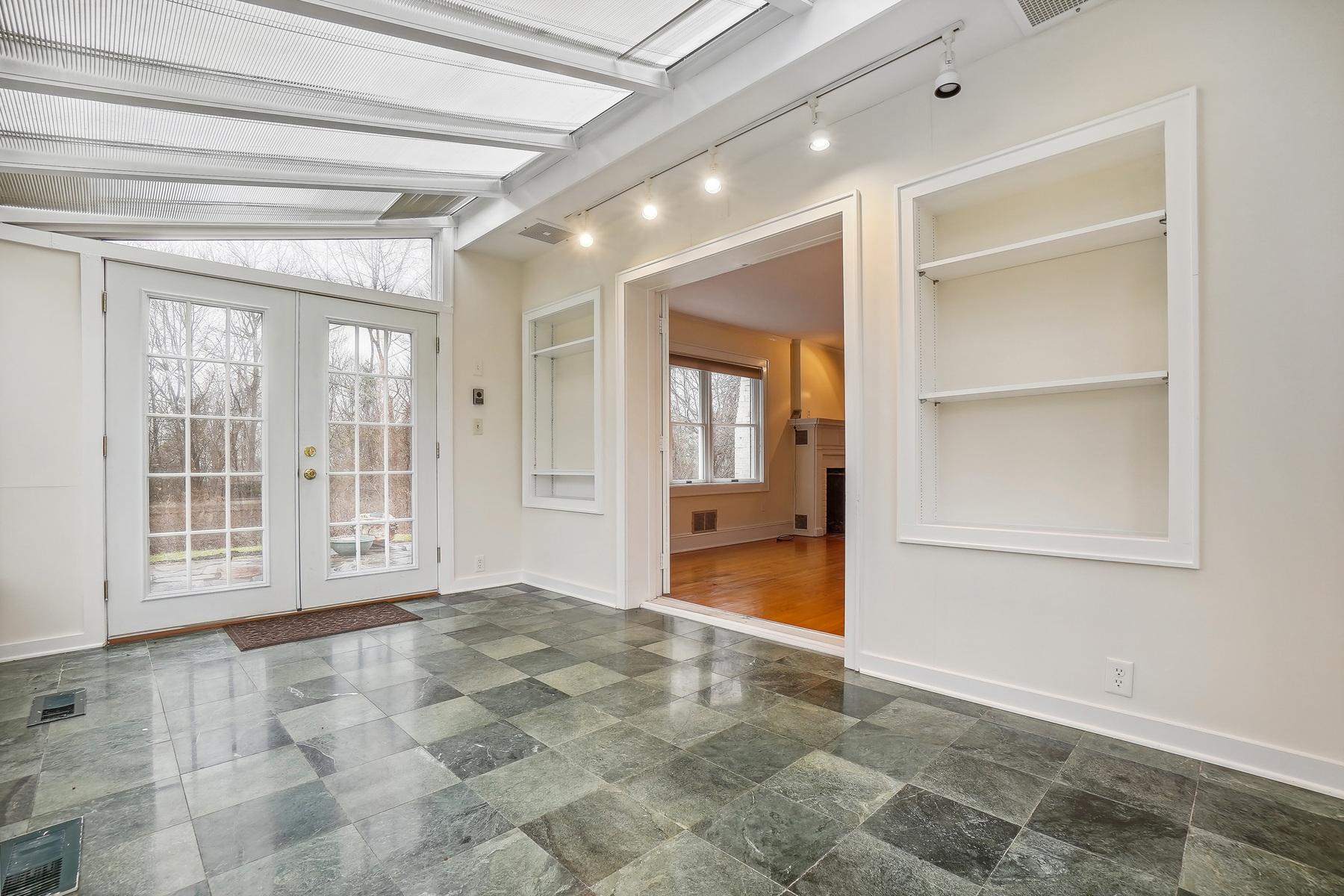 46 Fredonia Road