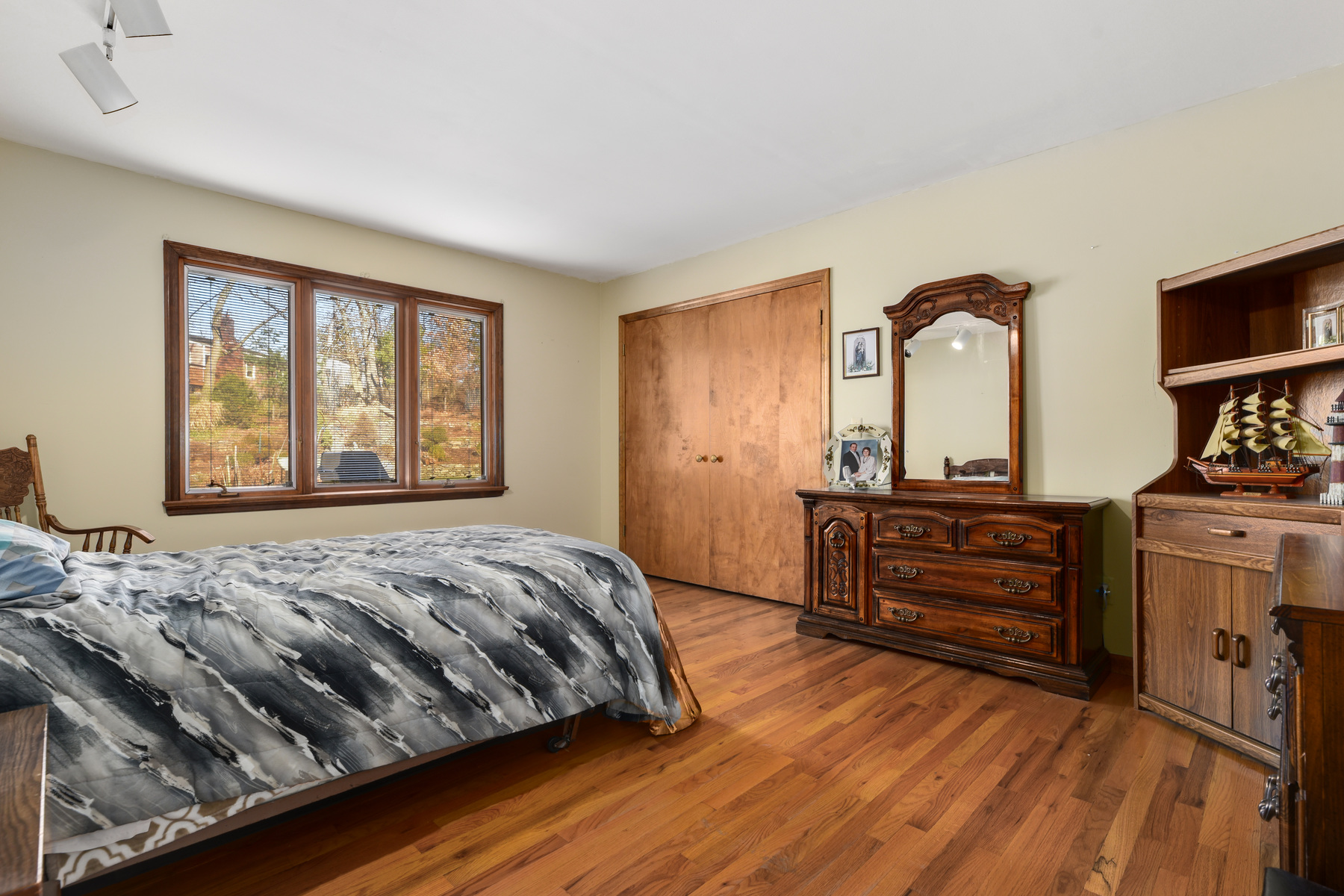 261 East Northfield Road