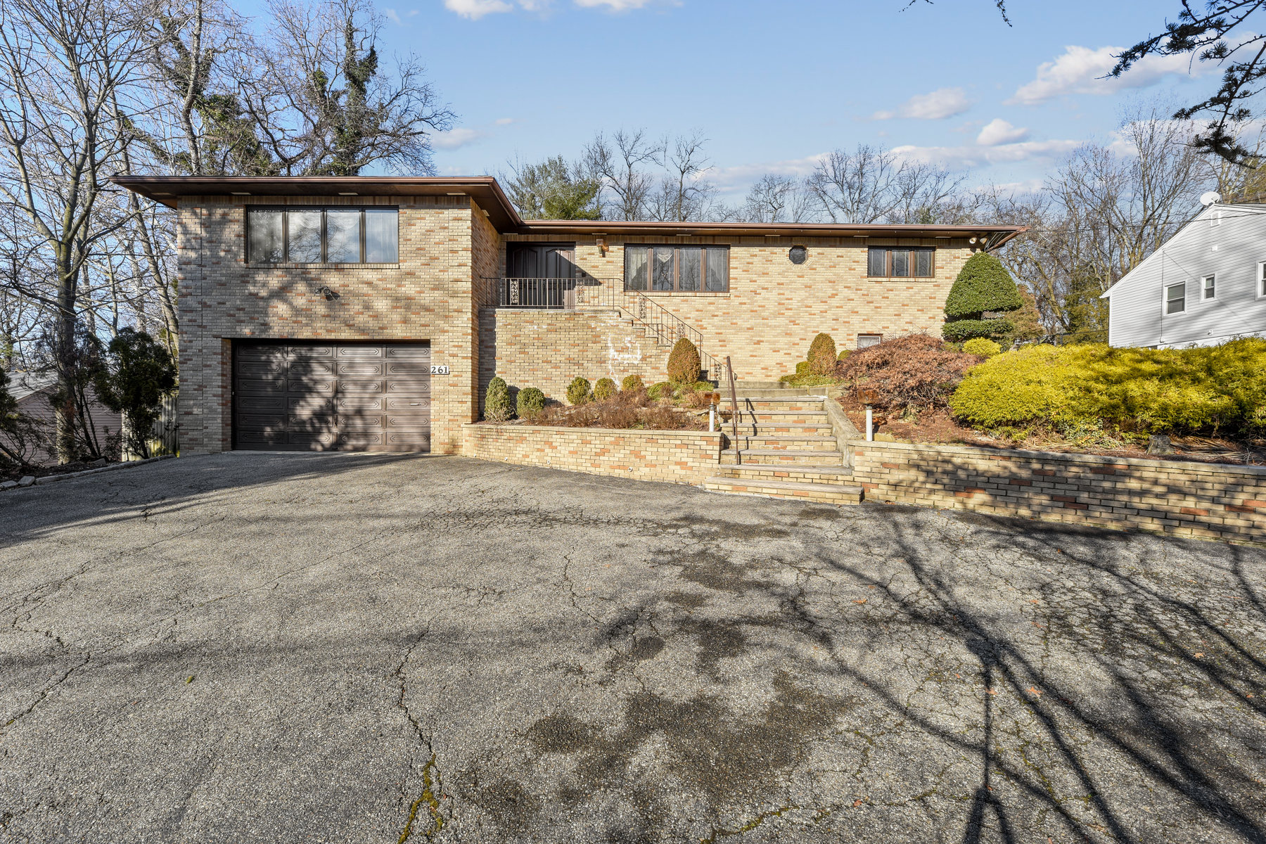 261 East Northfield Road