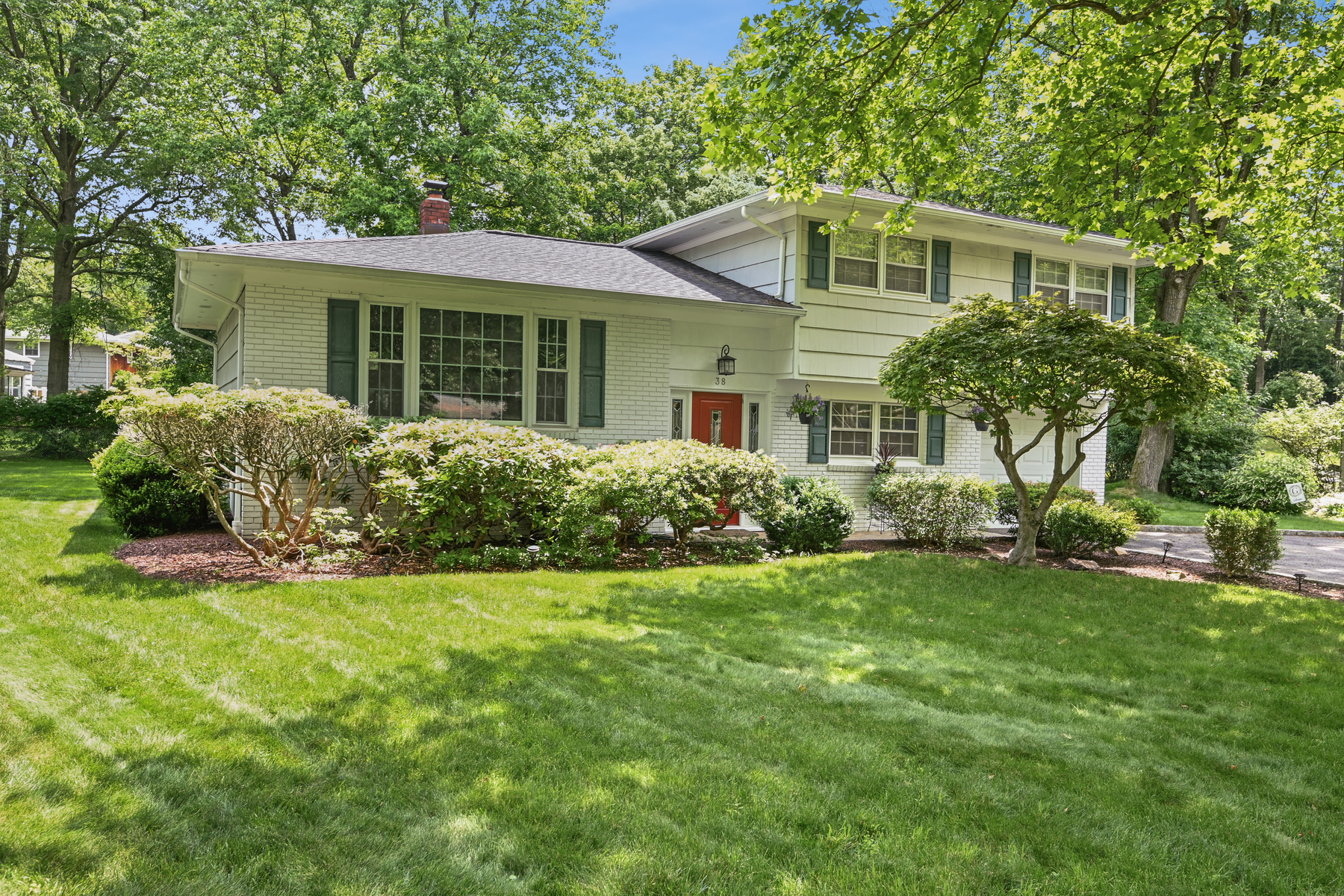 38 Ascot Way