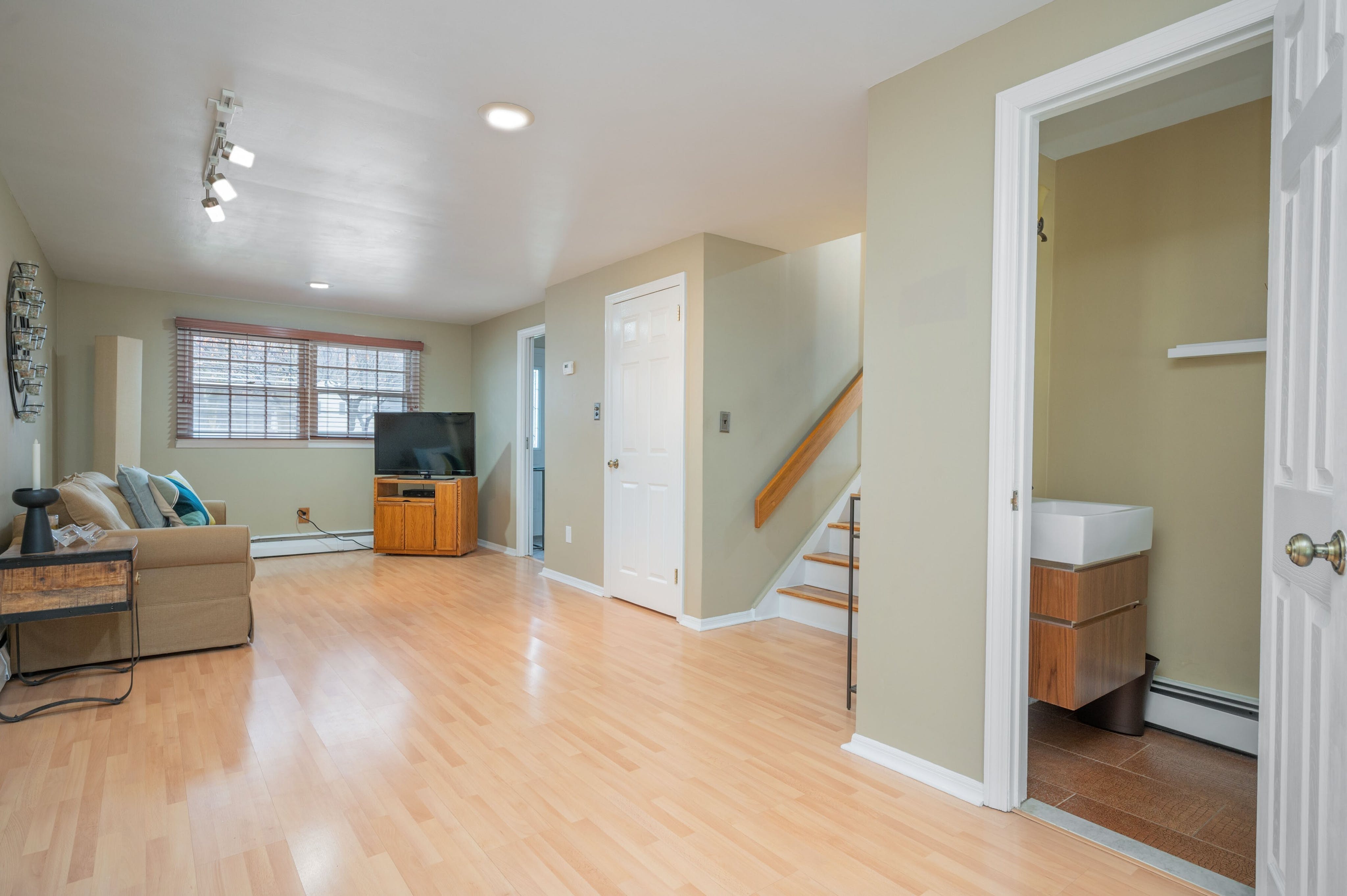 38 Ascot Way