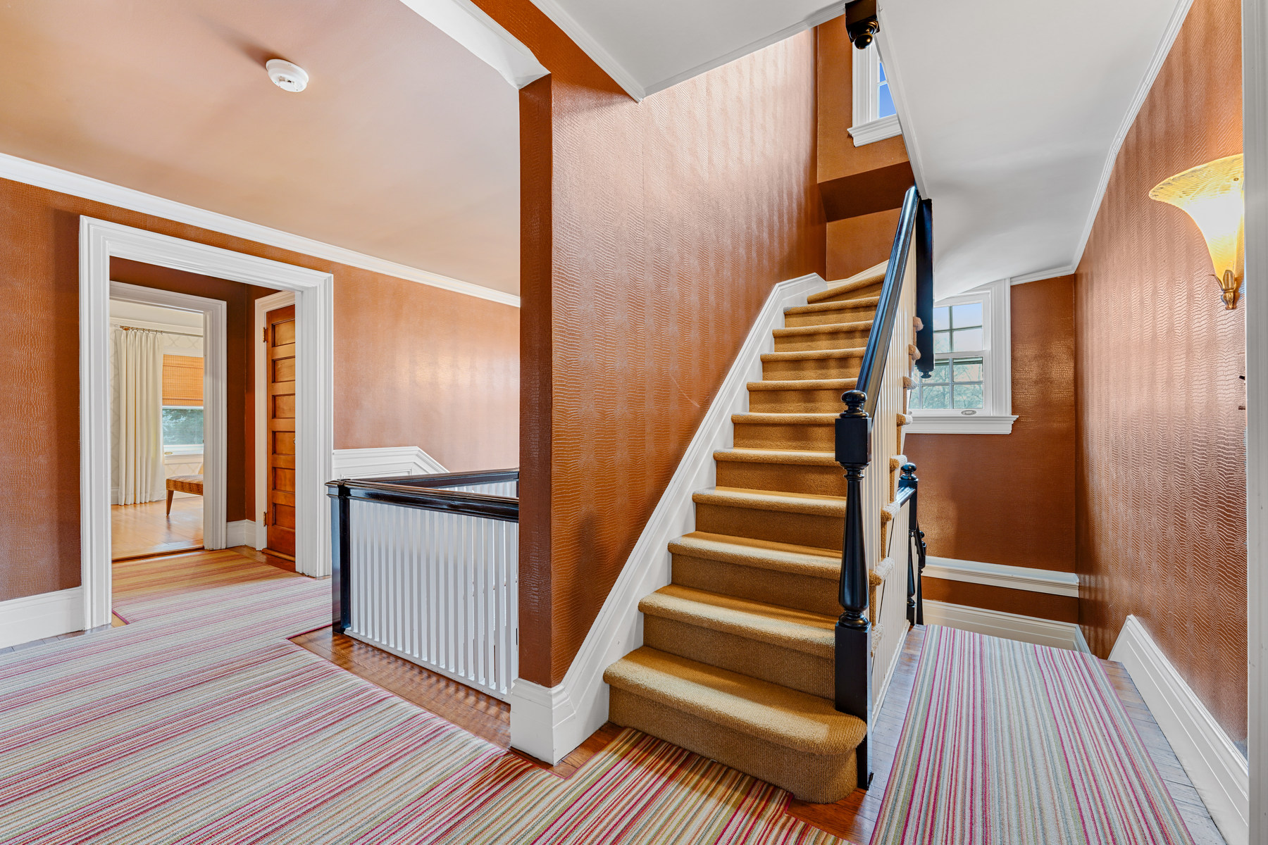 320 Summit Avenue