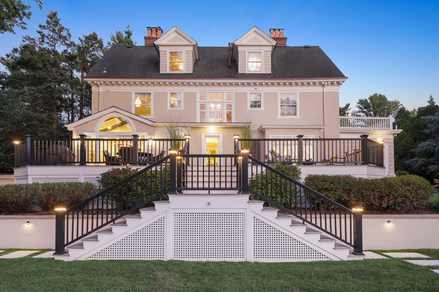 320 Summit Avenue