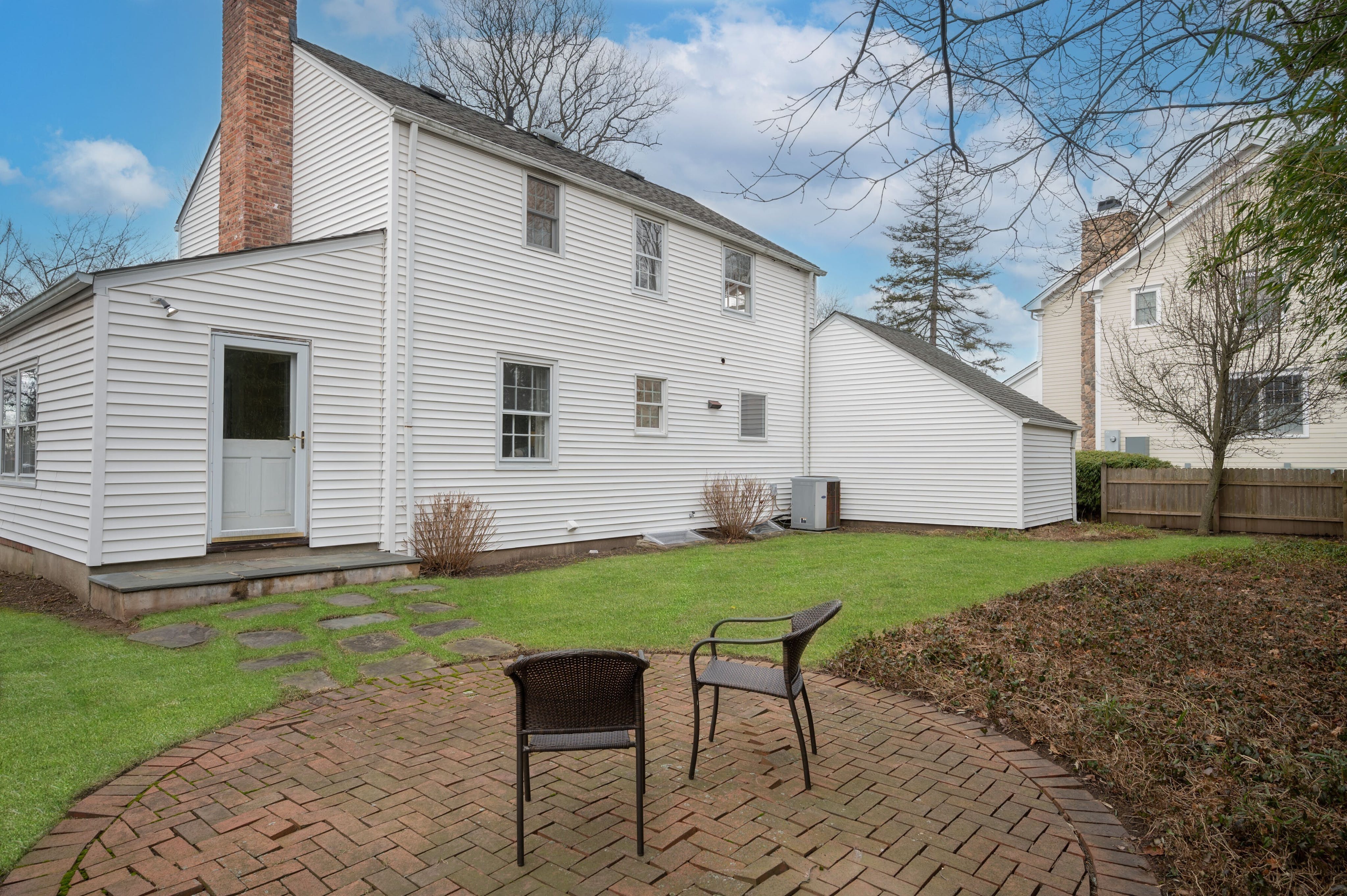 154 Kent Place Boulevard