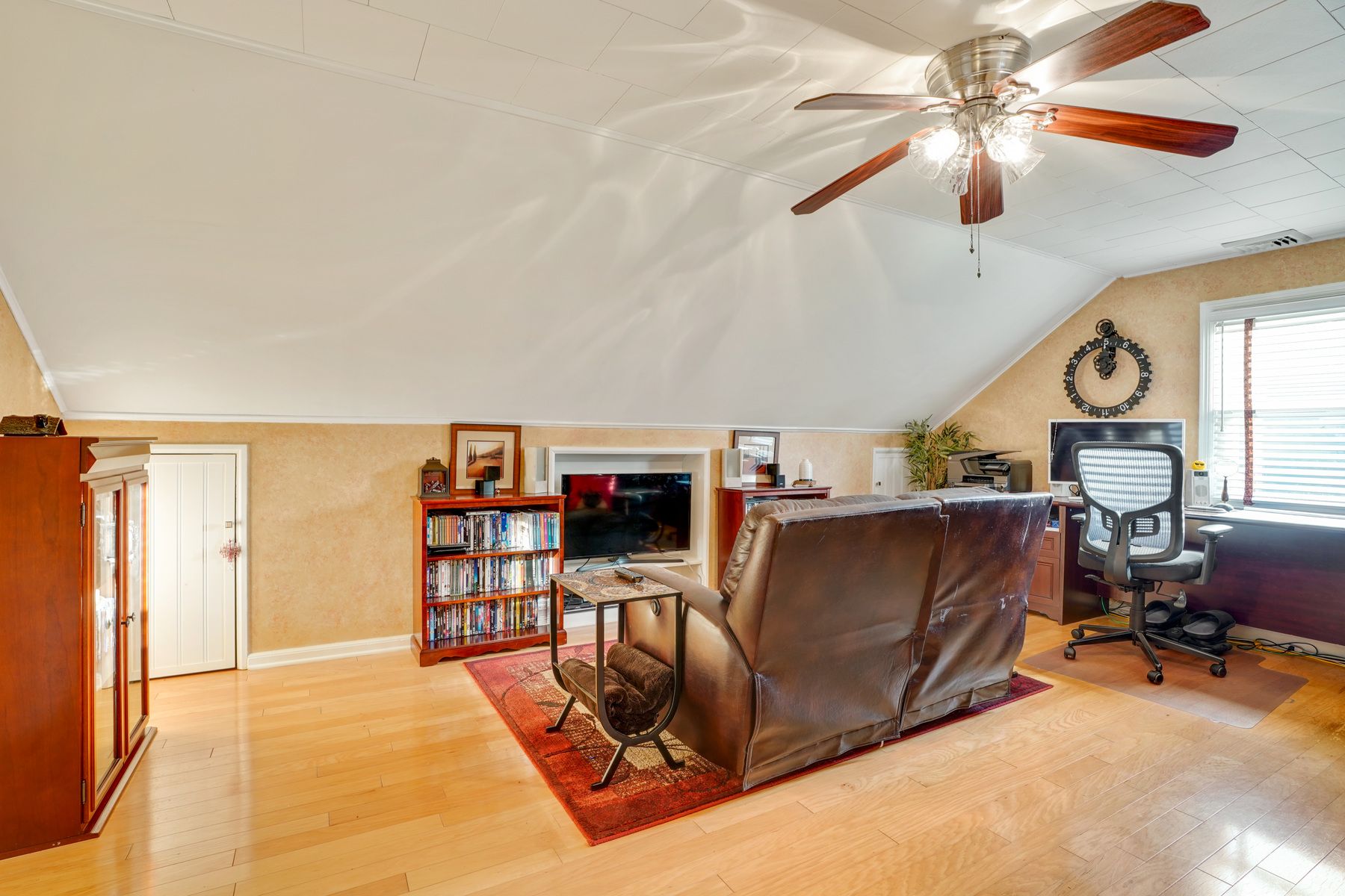2 Wade Avenue