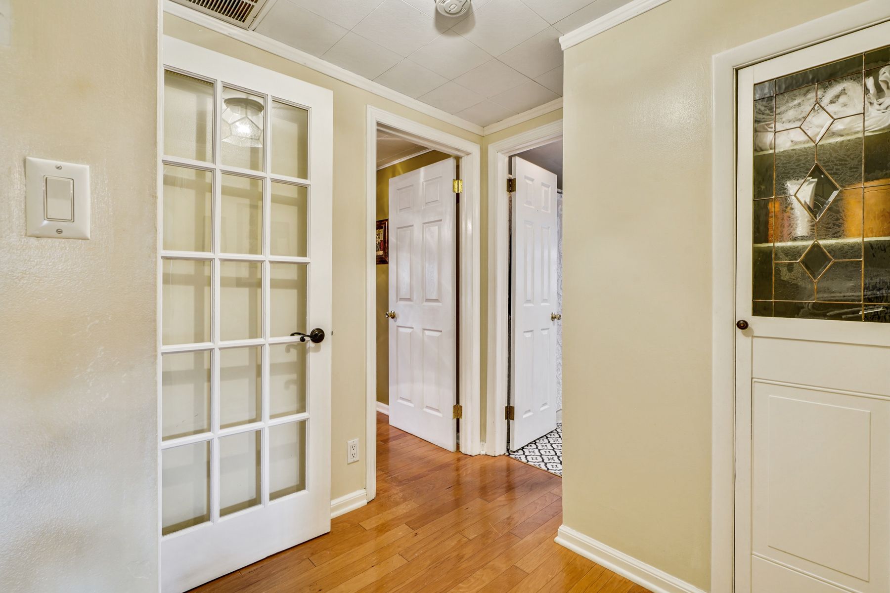 2 Wade Avenue
