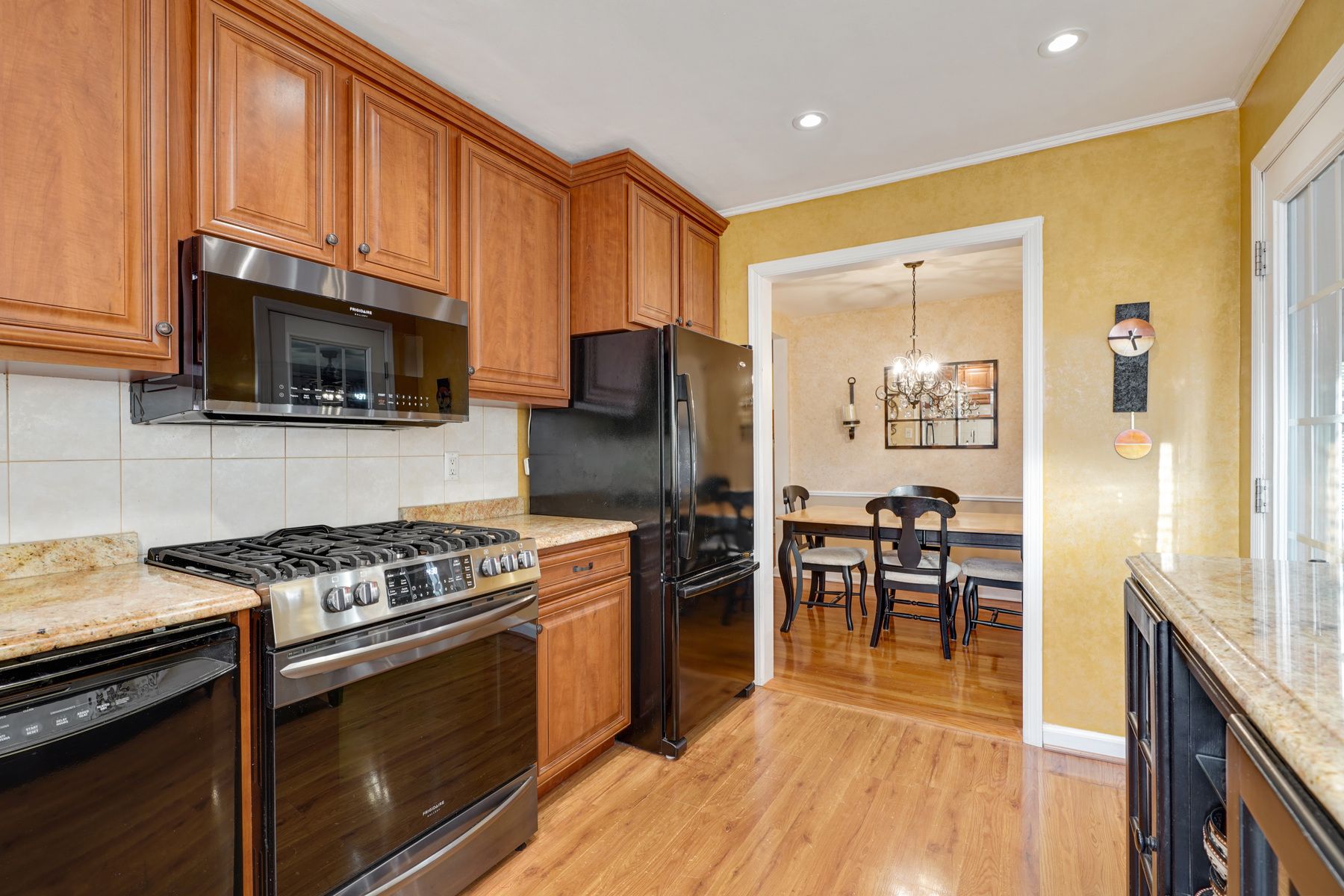 2 Wade Avenue