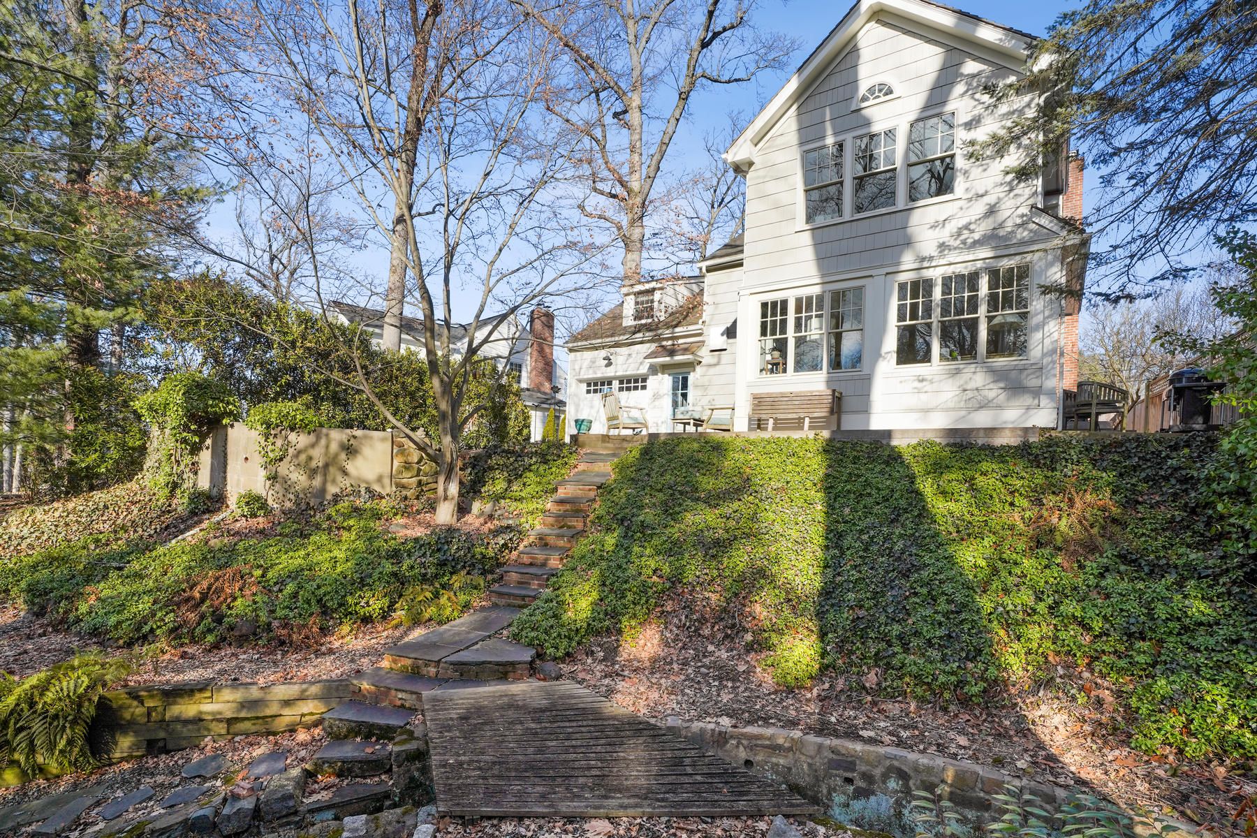 16 Hickory Road