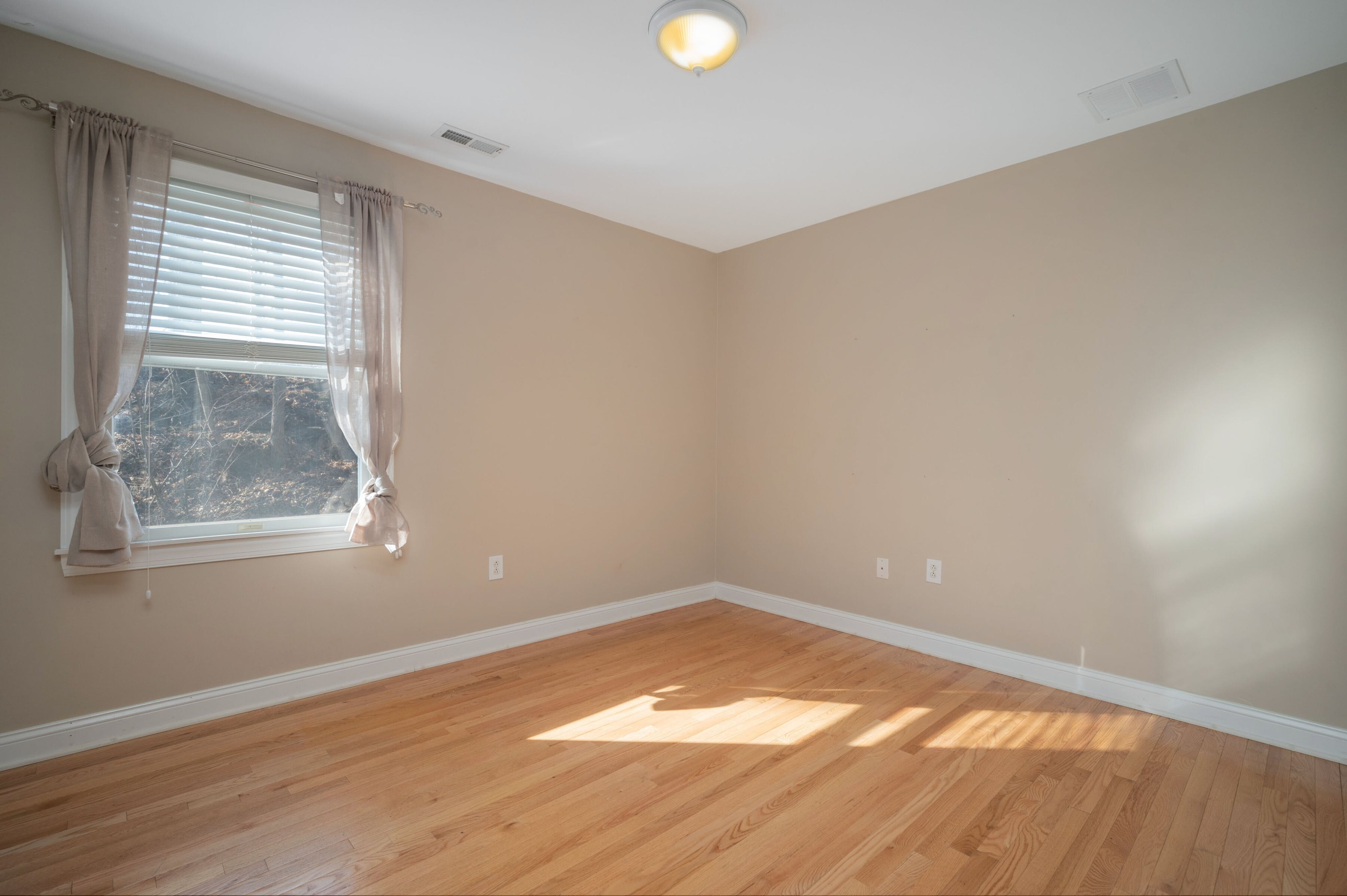27 Russell Place, #2