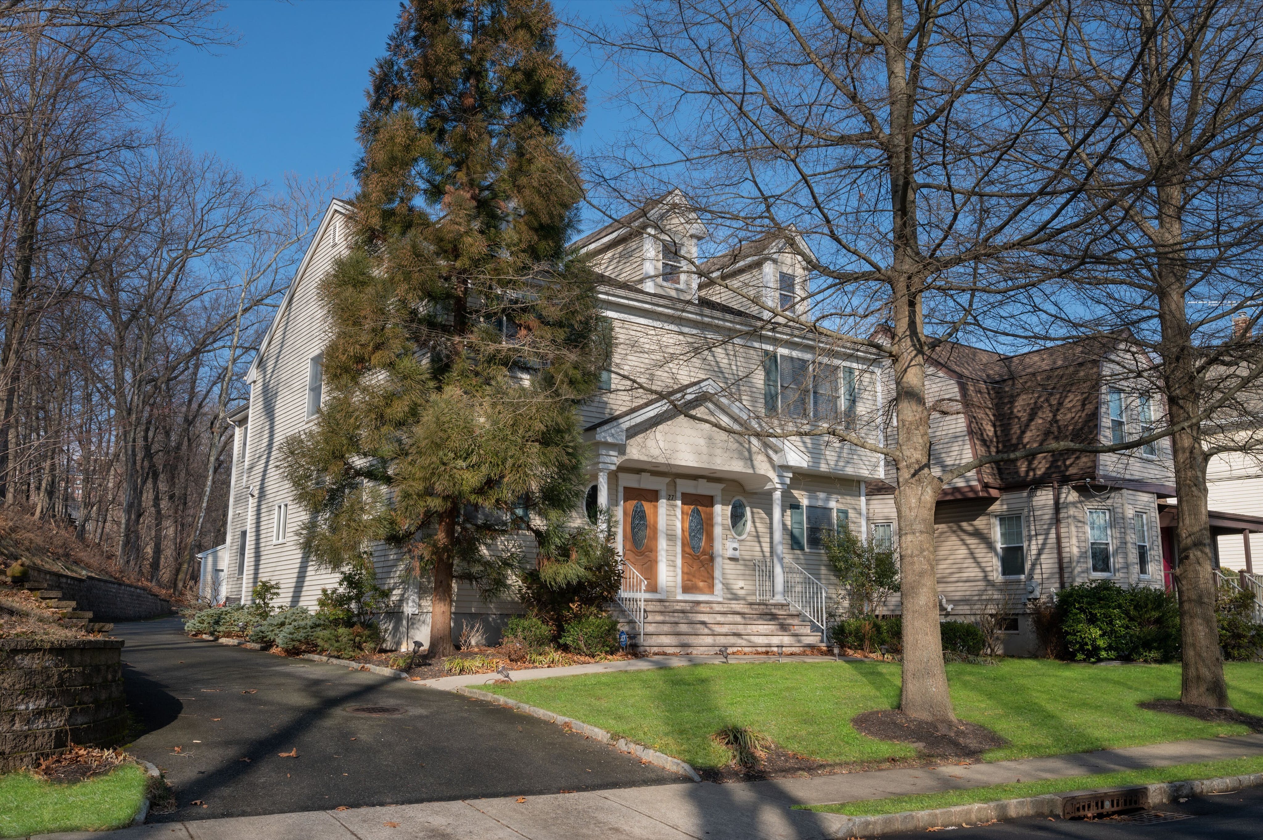 27 Russell Place, #2