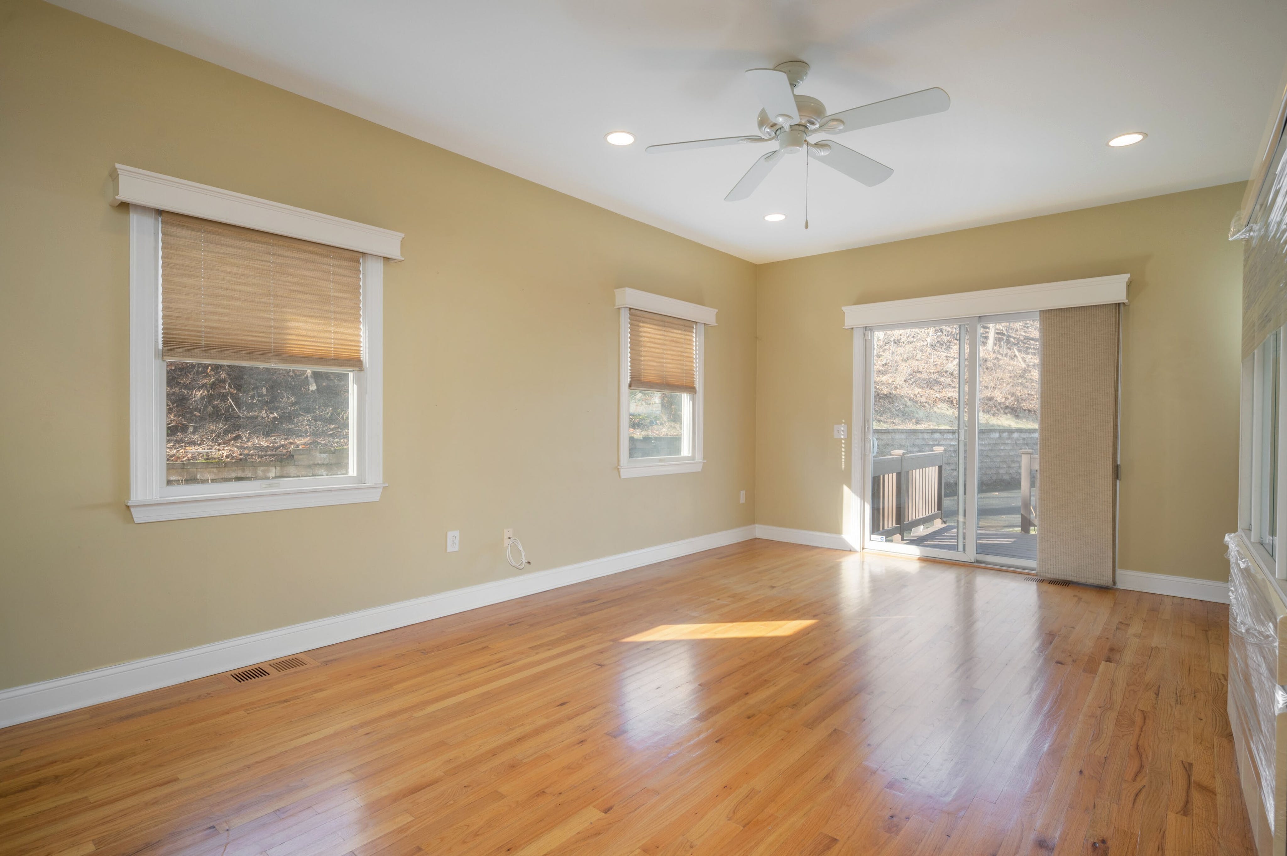 27 Russell Place, #2