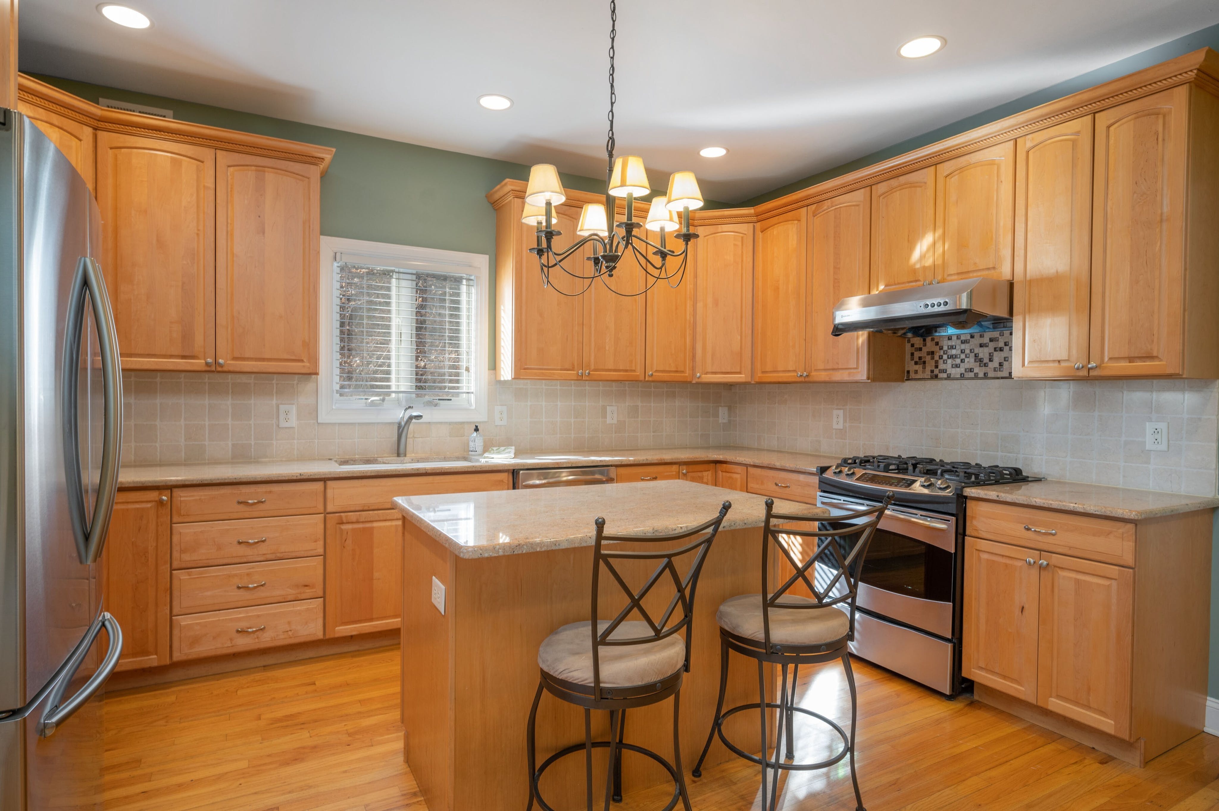 27 Russell Place, #2