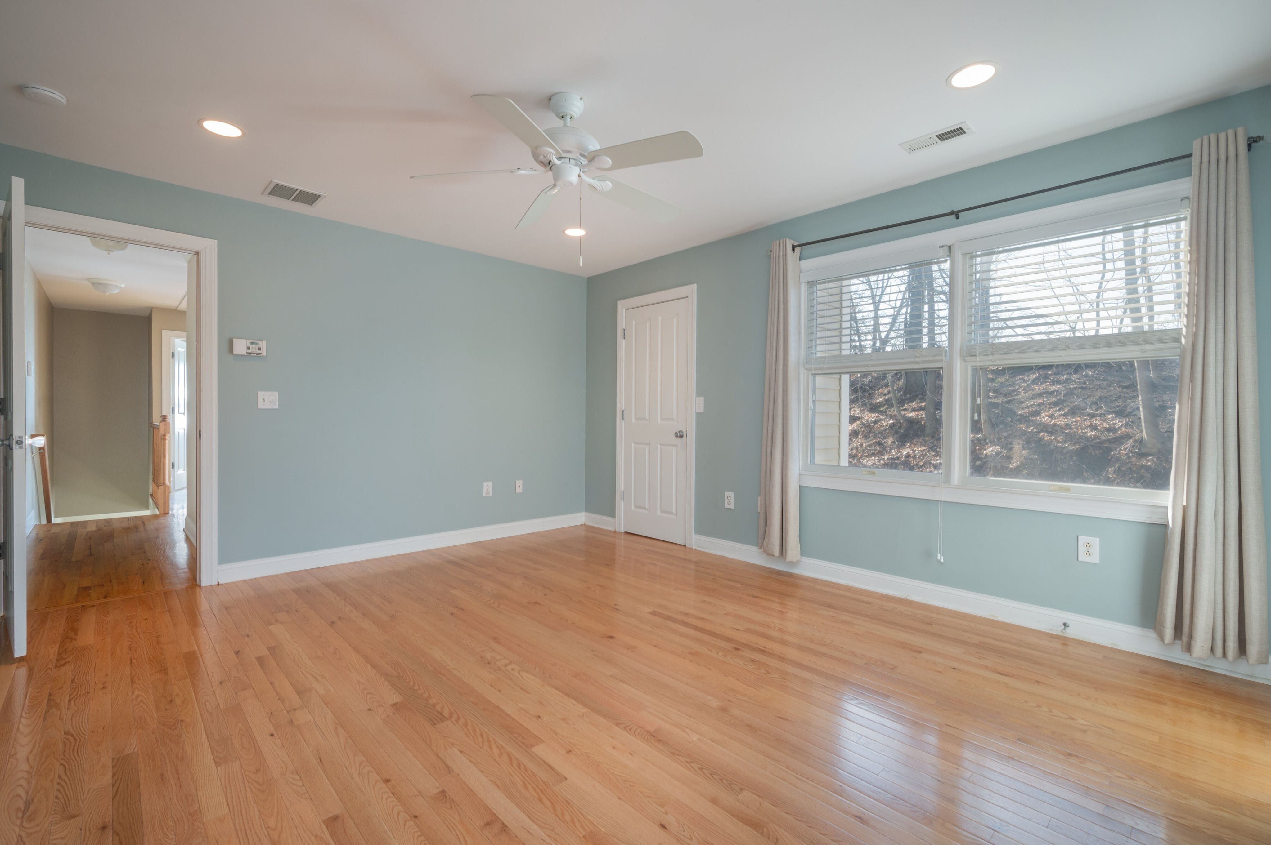 27 Russell Place, #2