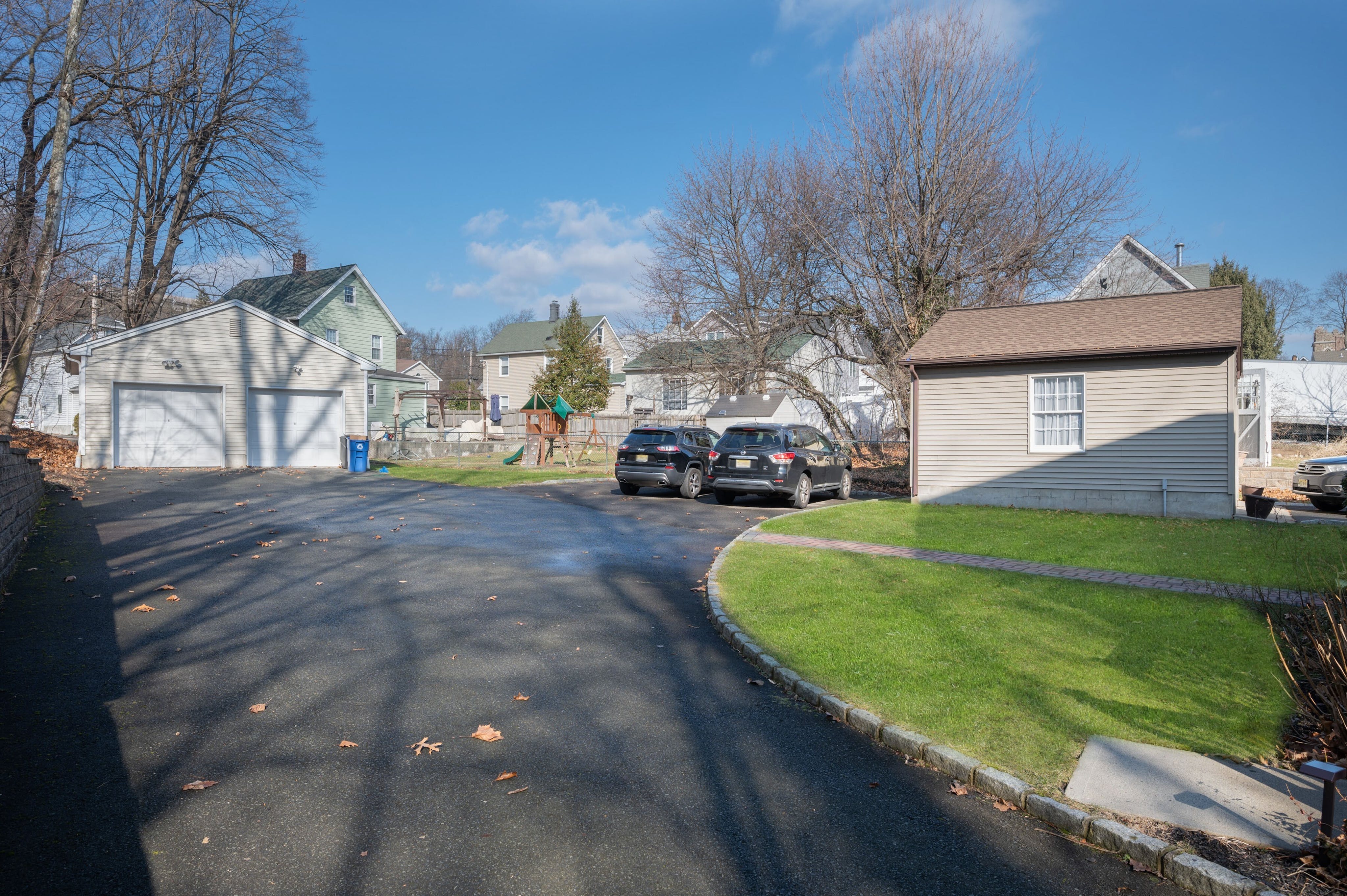 27 Russell Place, #2