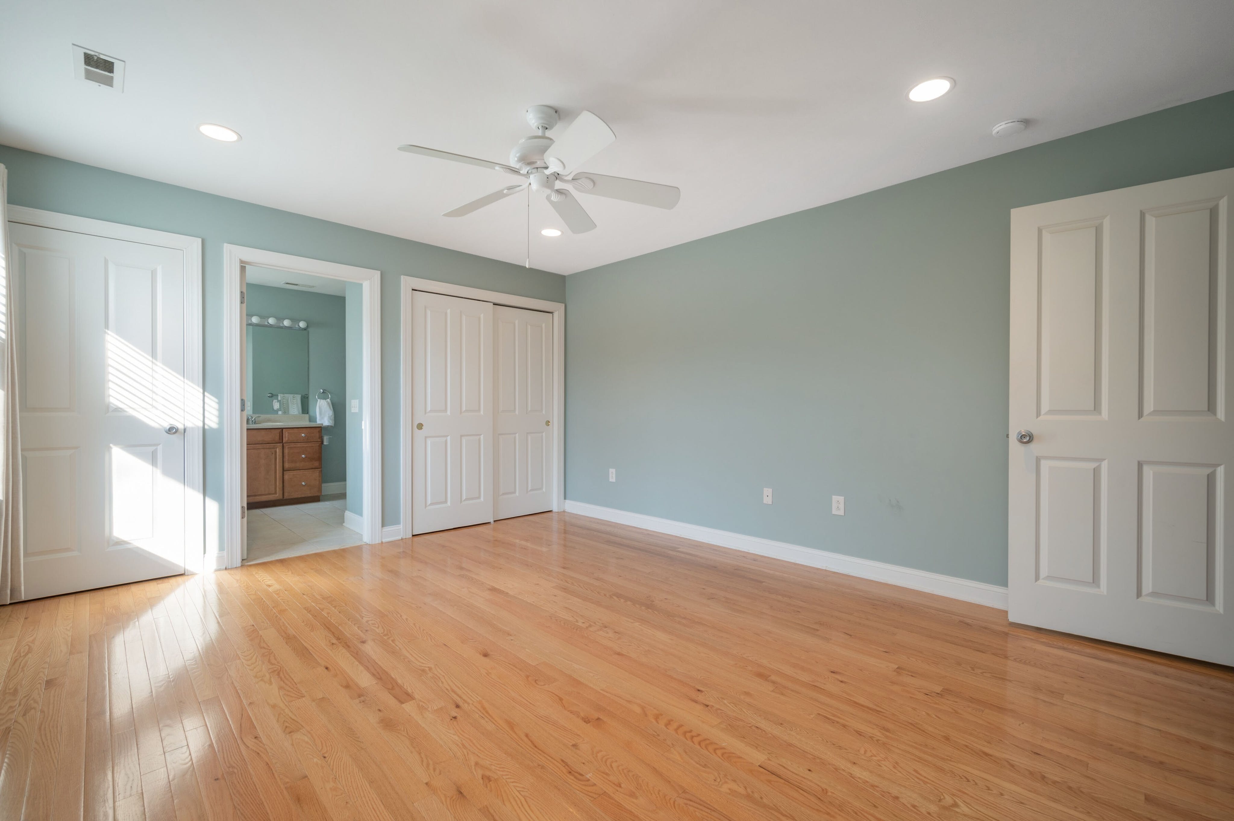 27 Russell Place, #2