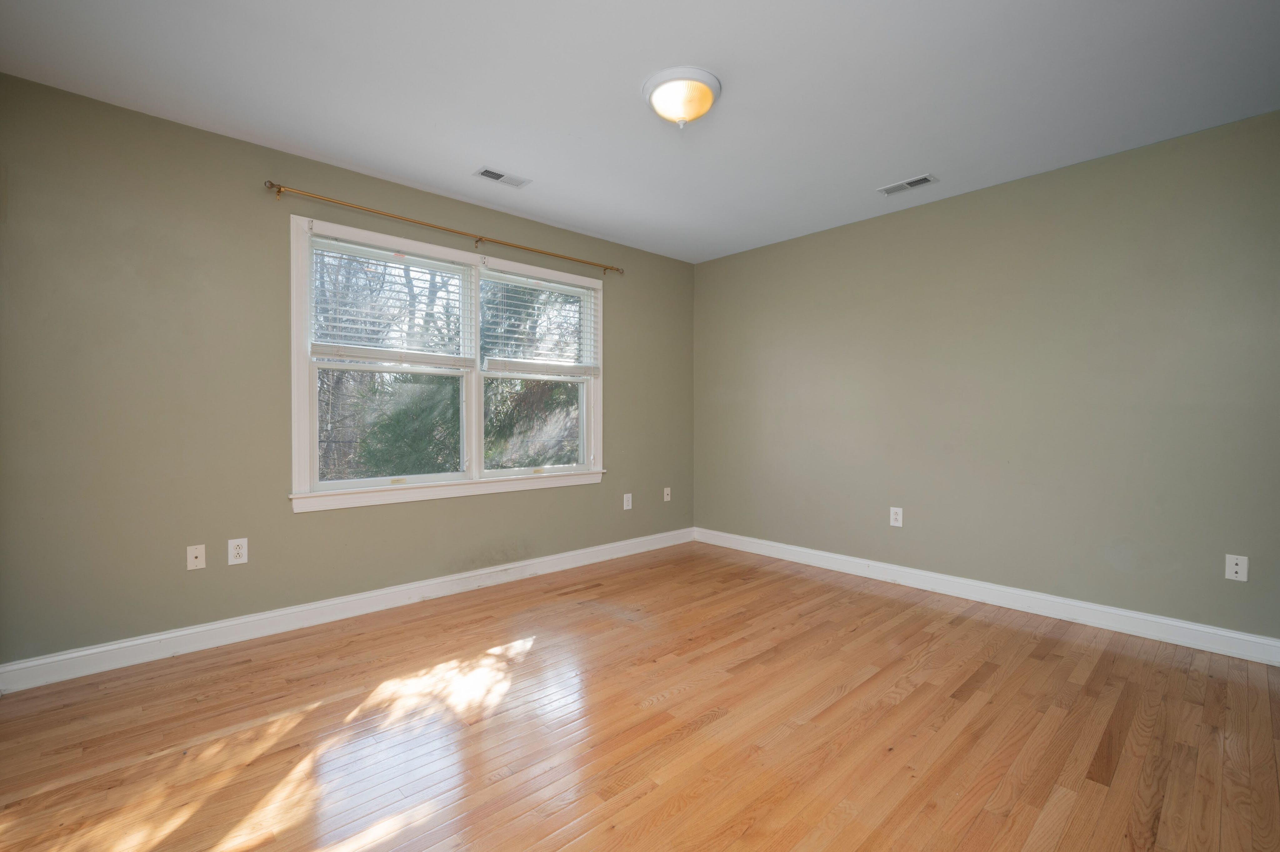 27 Russell Place, #2