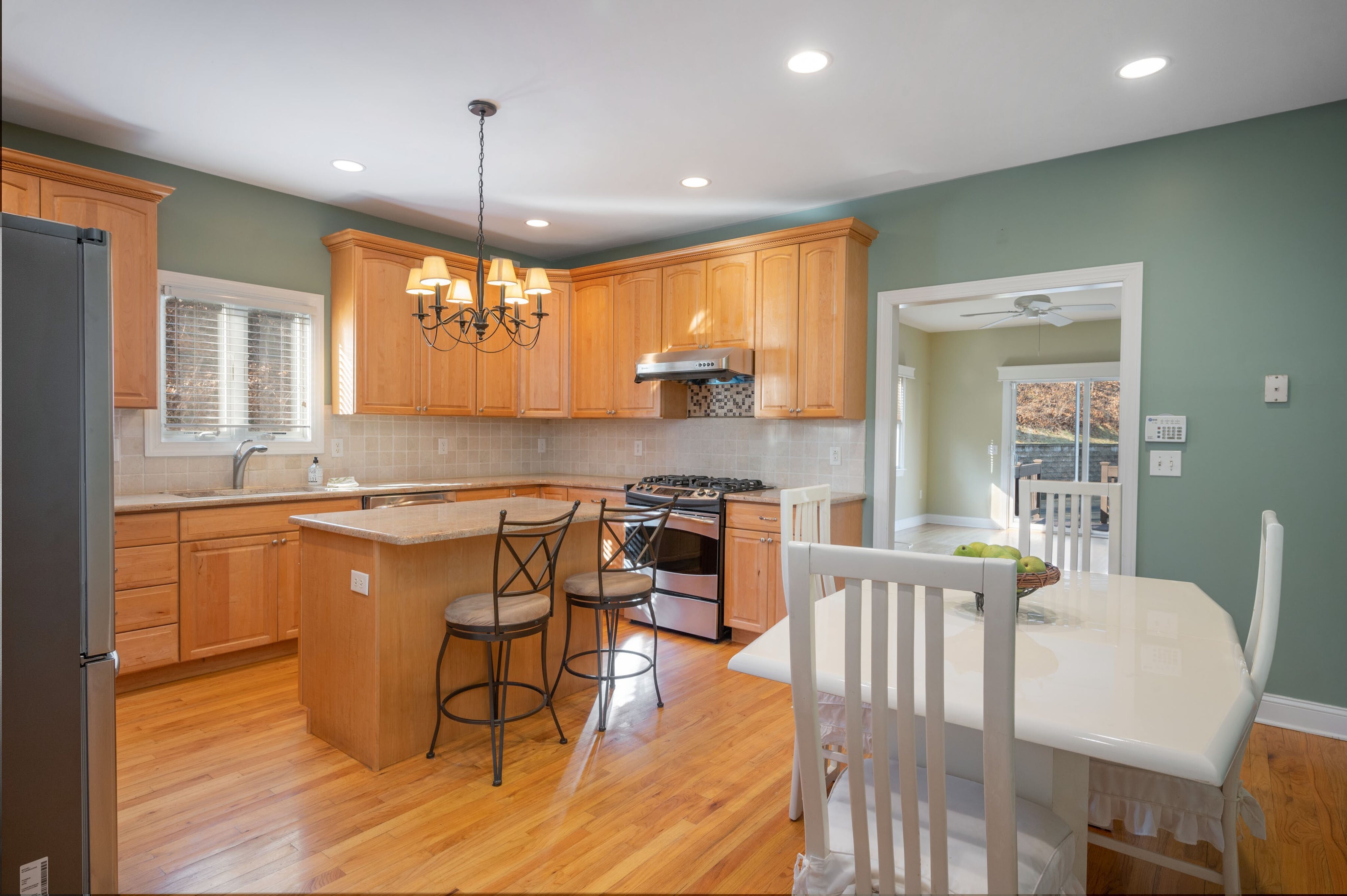 27 Russell Place, #2
