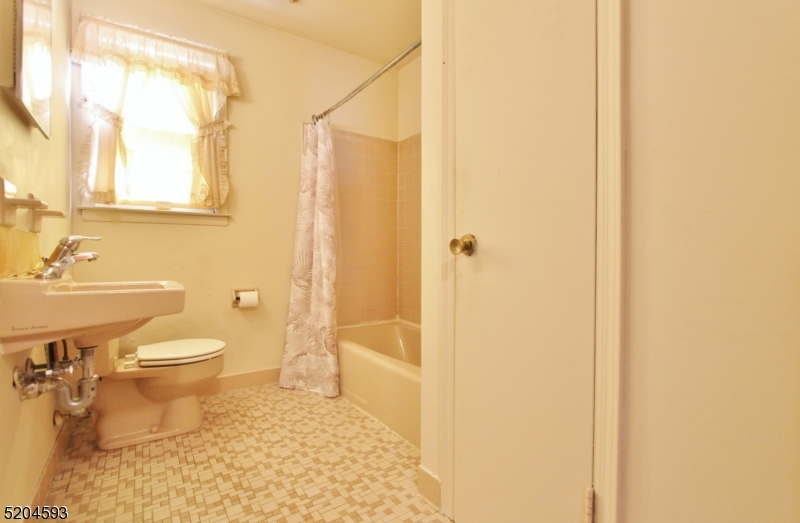 2 Kennedy Ct